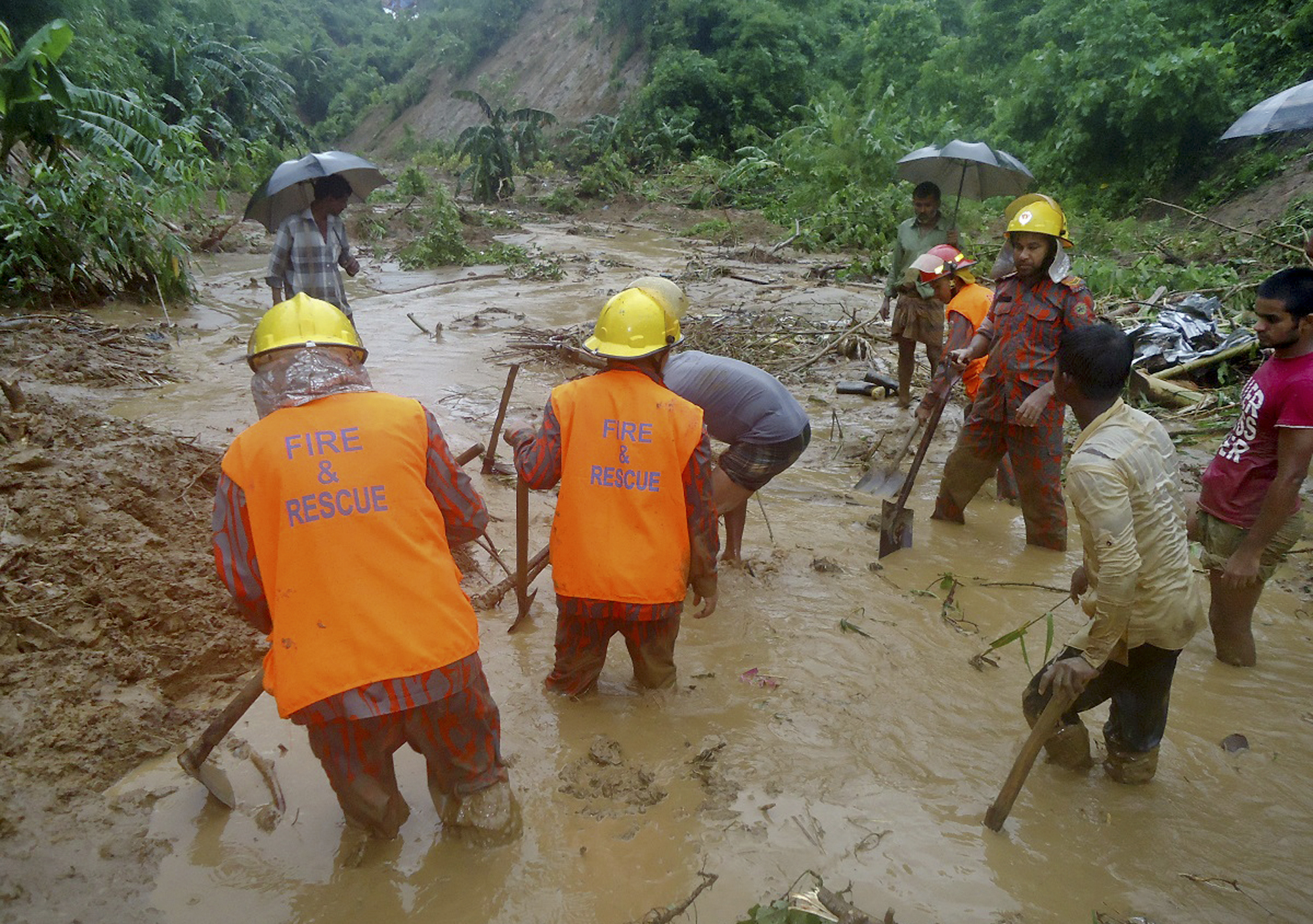 Over dead B’desh landslides