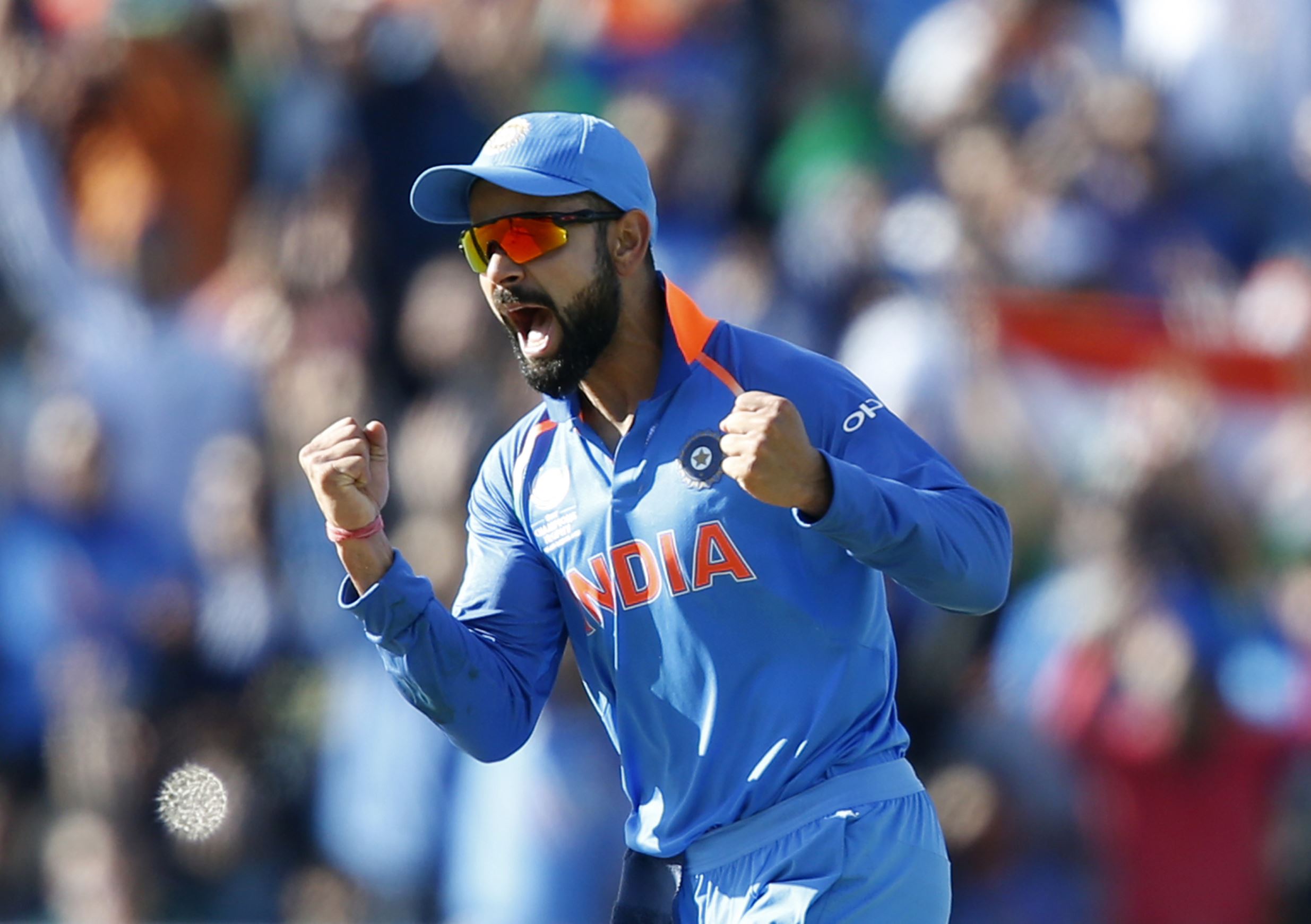 Virat Kohli's painting sold â‚¹23.7