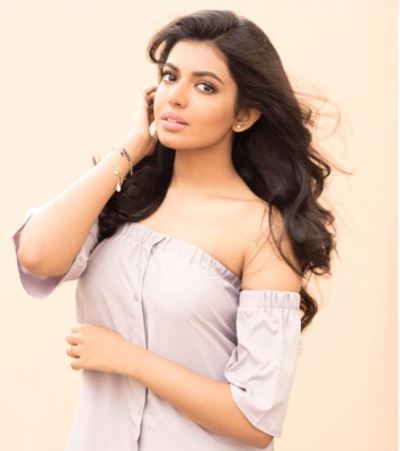 Meet star Shivani