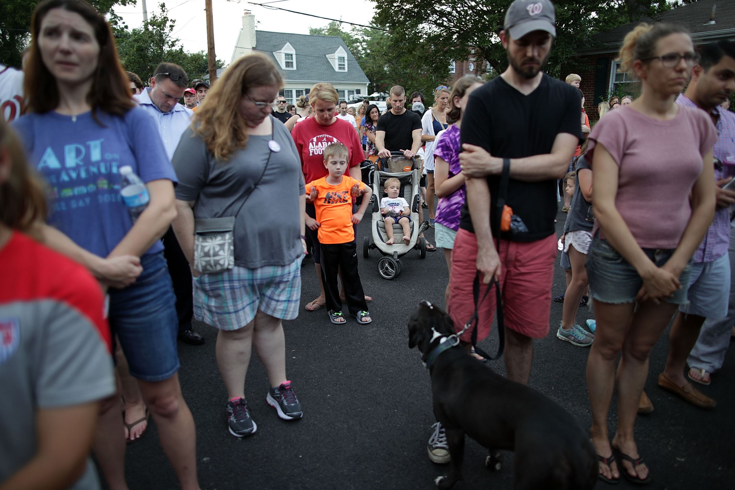 Officials probe gunman's trail political