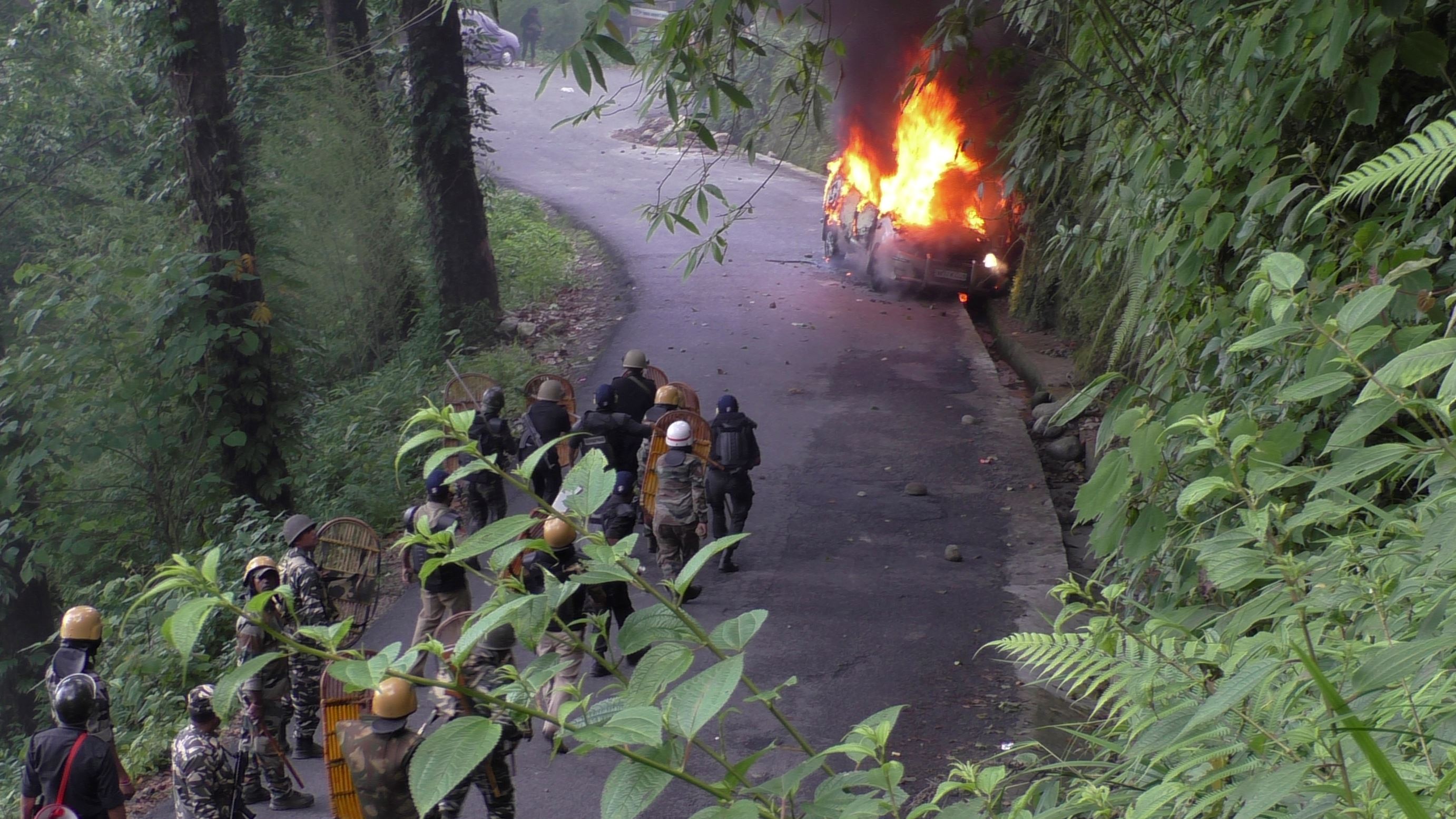 pics: 'burning' Darjeeling