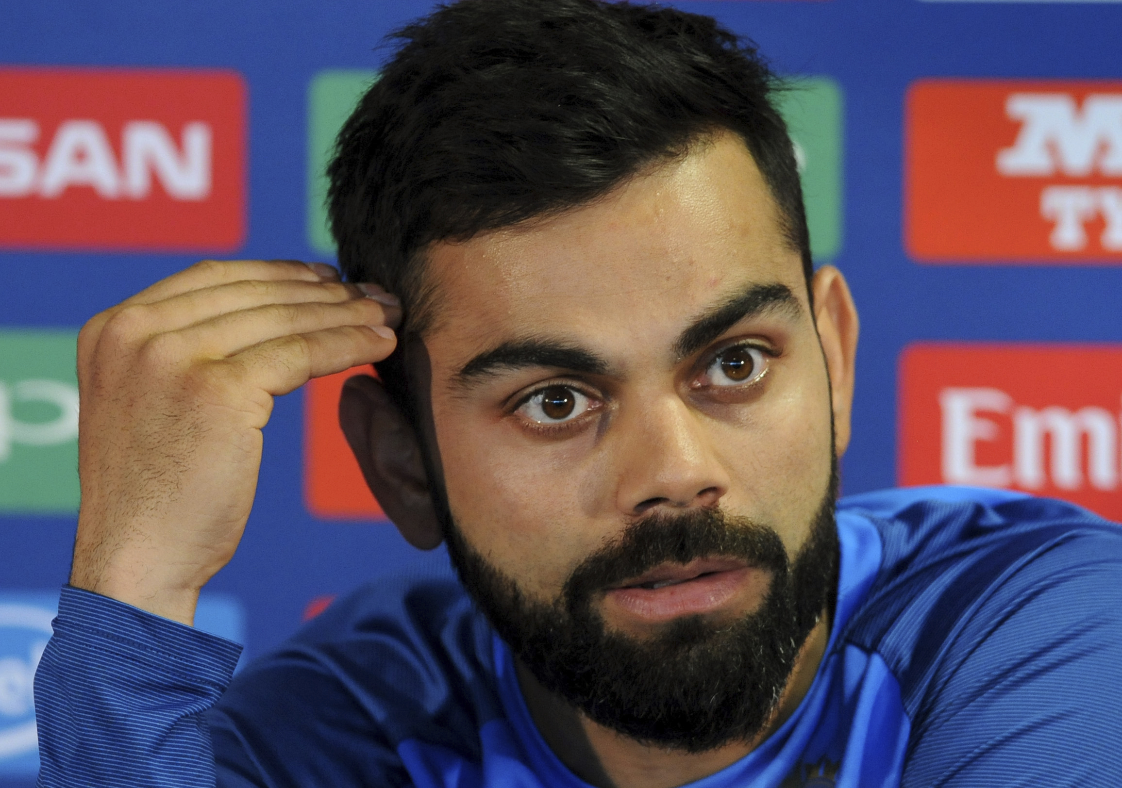 Amir begins mind games with