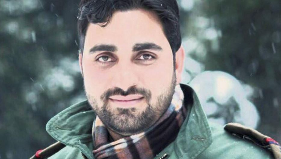 Tragic post slain Kashmir