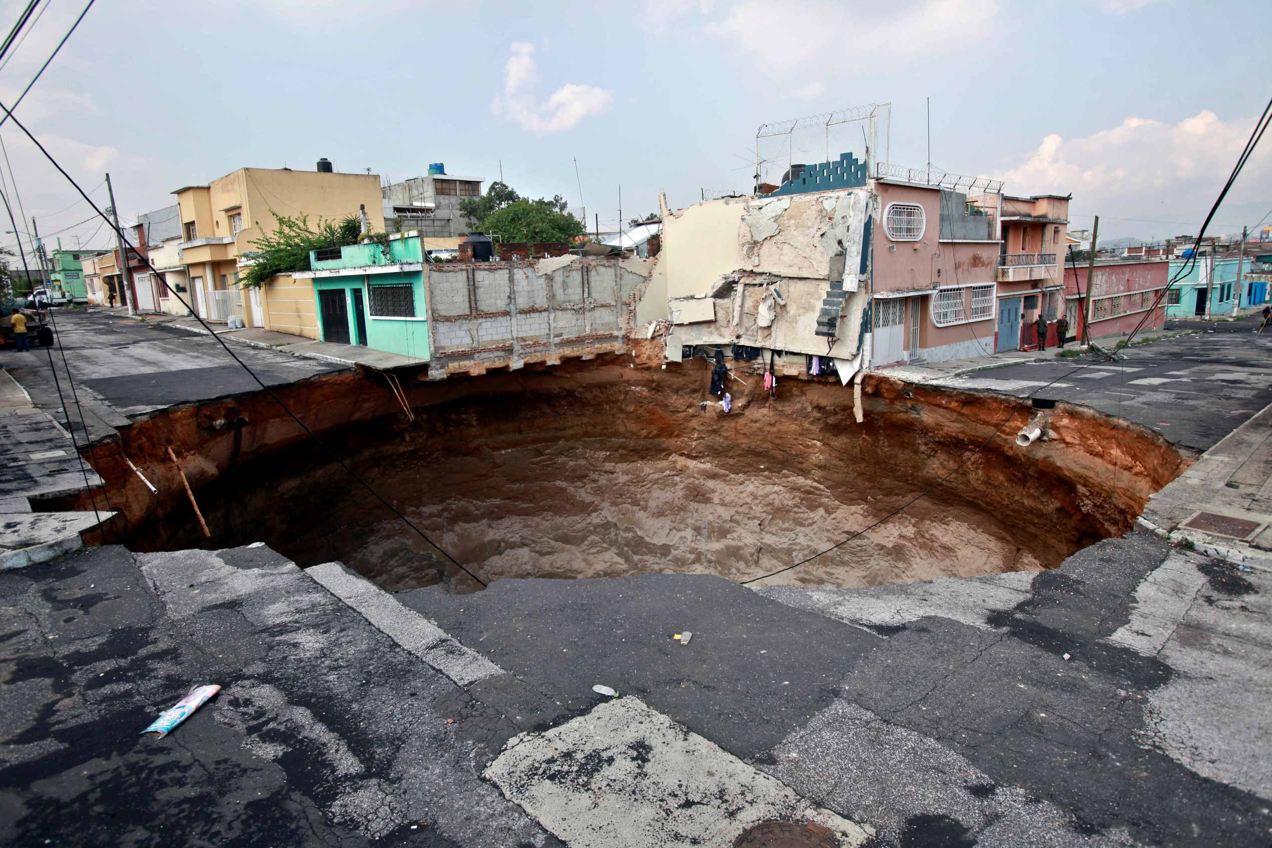 sinkholes formed: need k**w