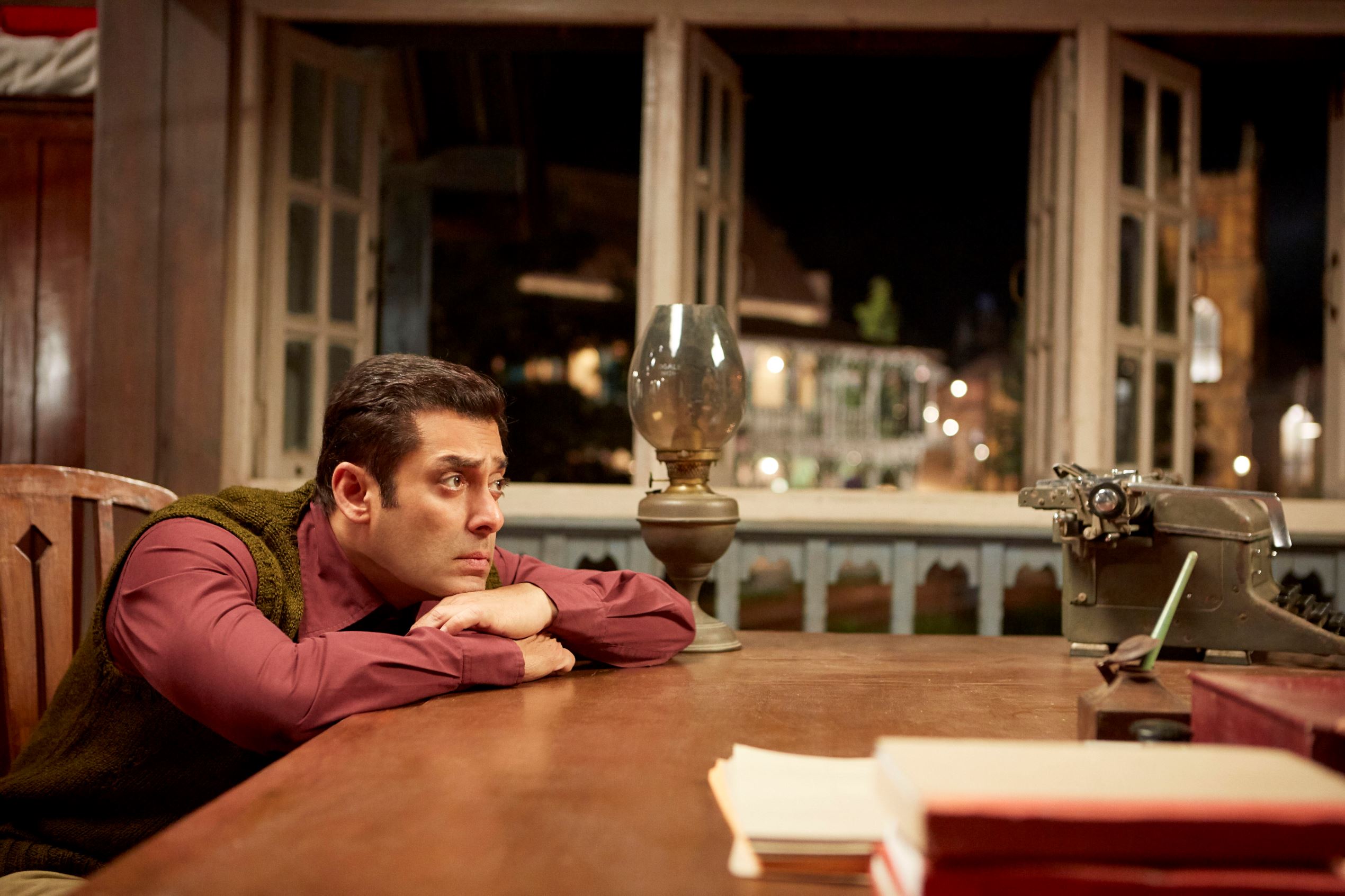 'Tubelight' distributors demand refund from