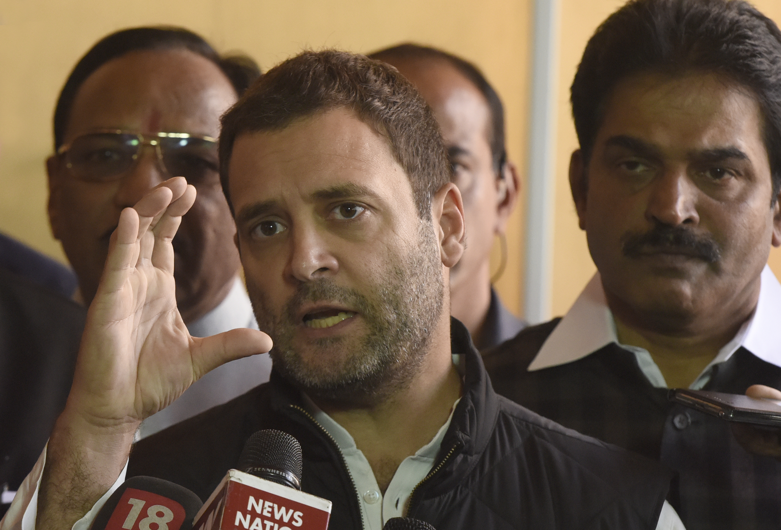 Govt with farmers, says Rahul