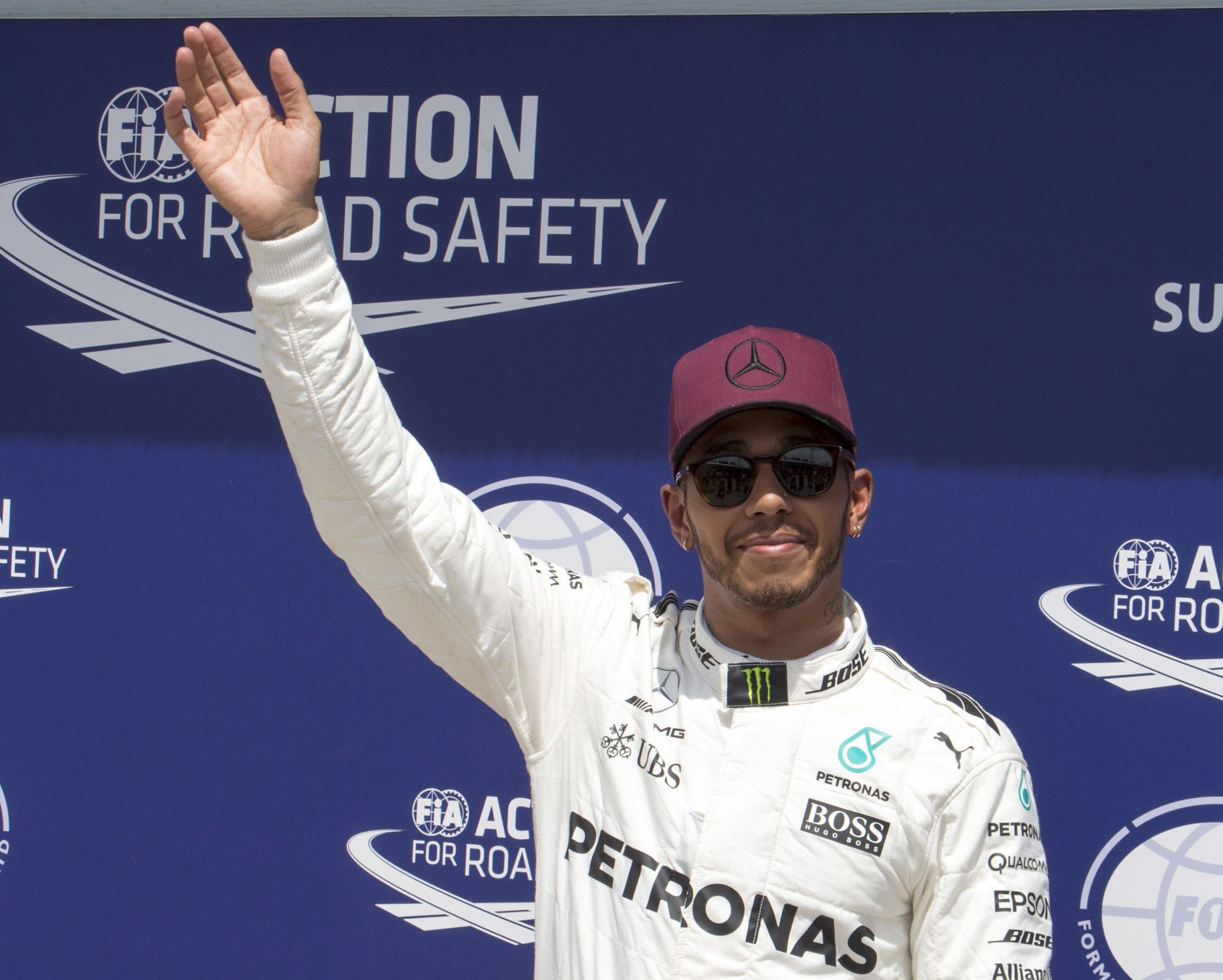 Hamilton says Mercedes goalposts again