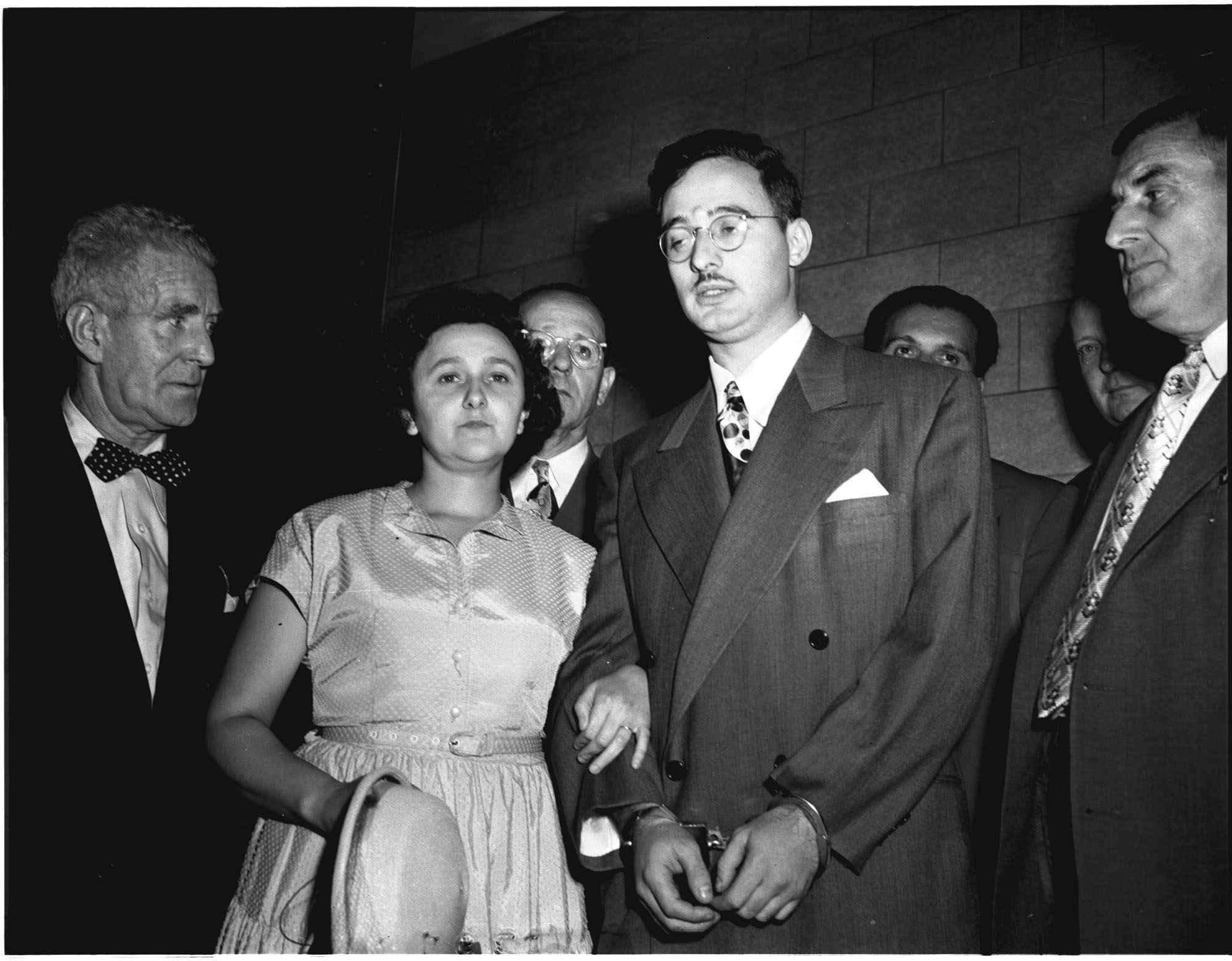 Today history: Couple executed conspiring