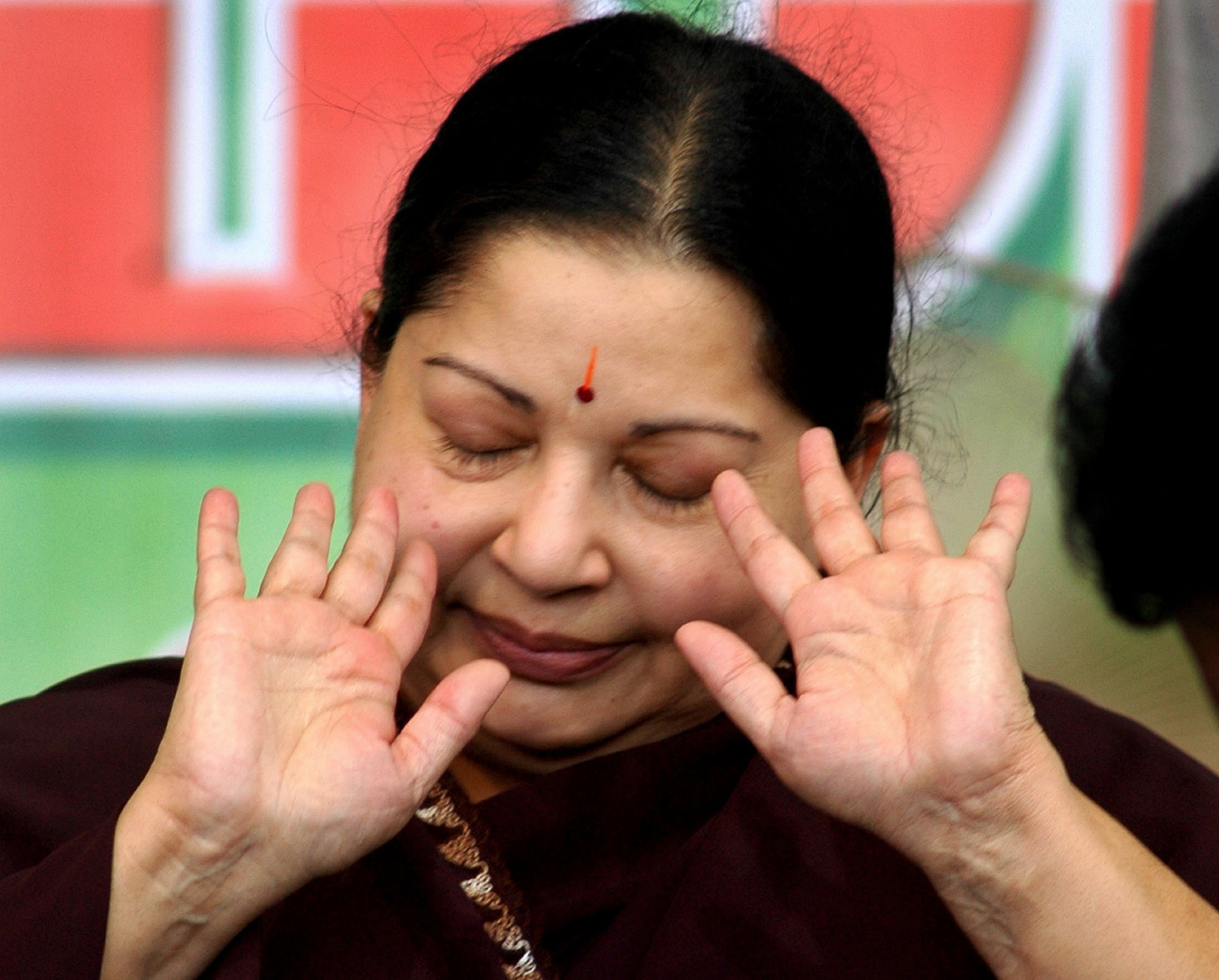 Jayalalithaa's estate accountant found hanging