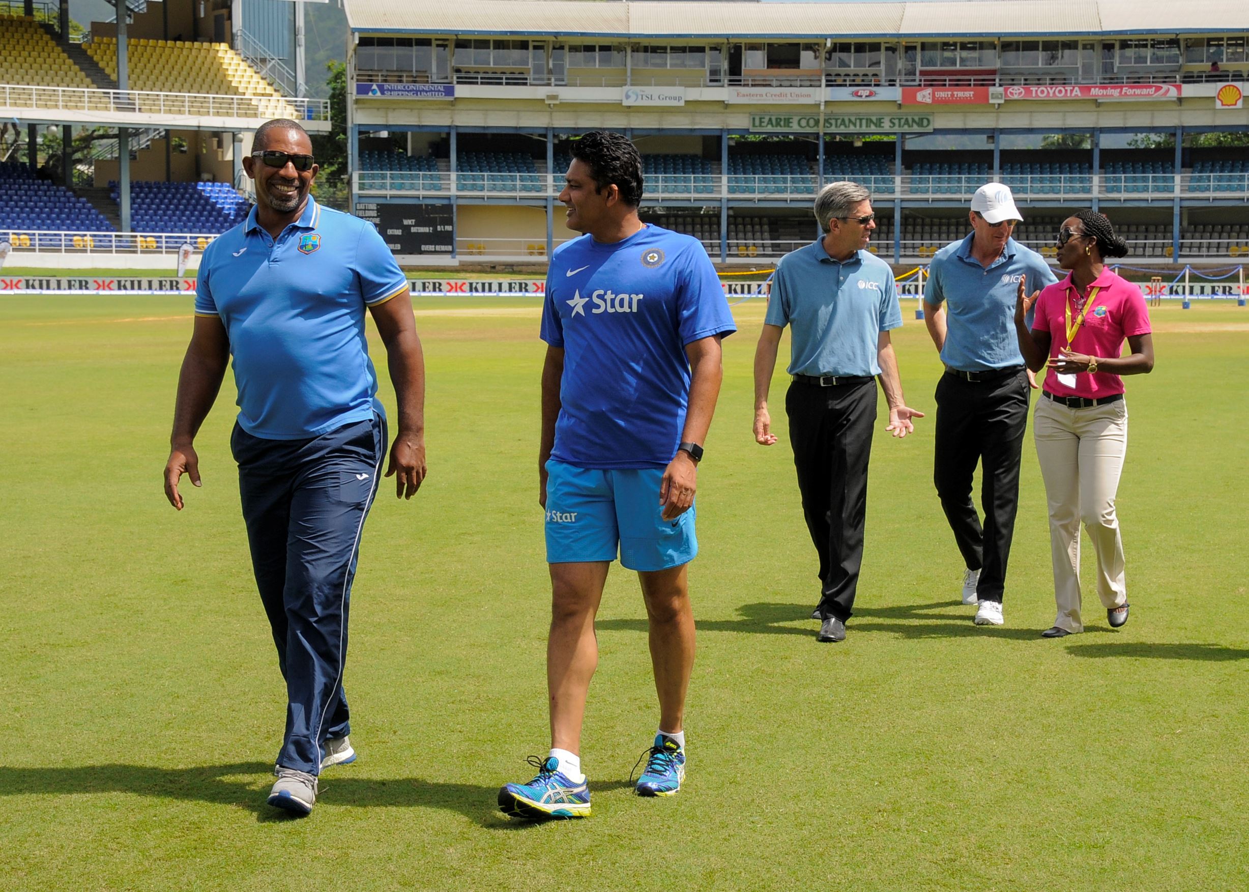 Phil Simmons applies India's head