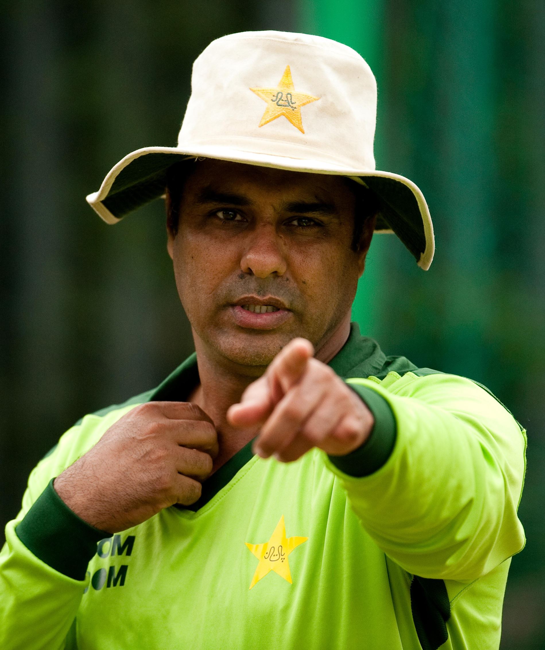 Cricketers slam Waqar Younis over