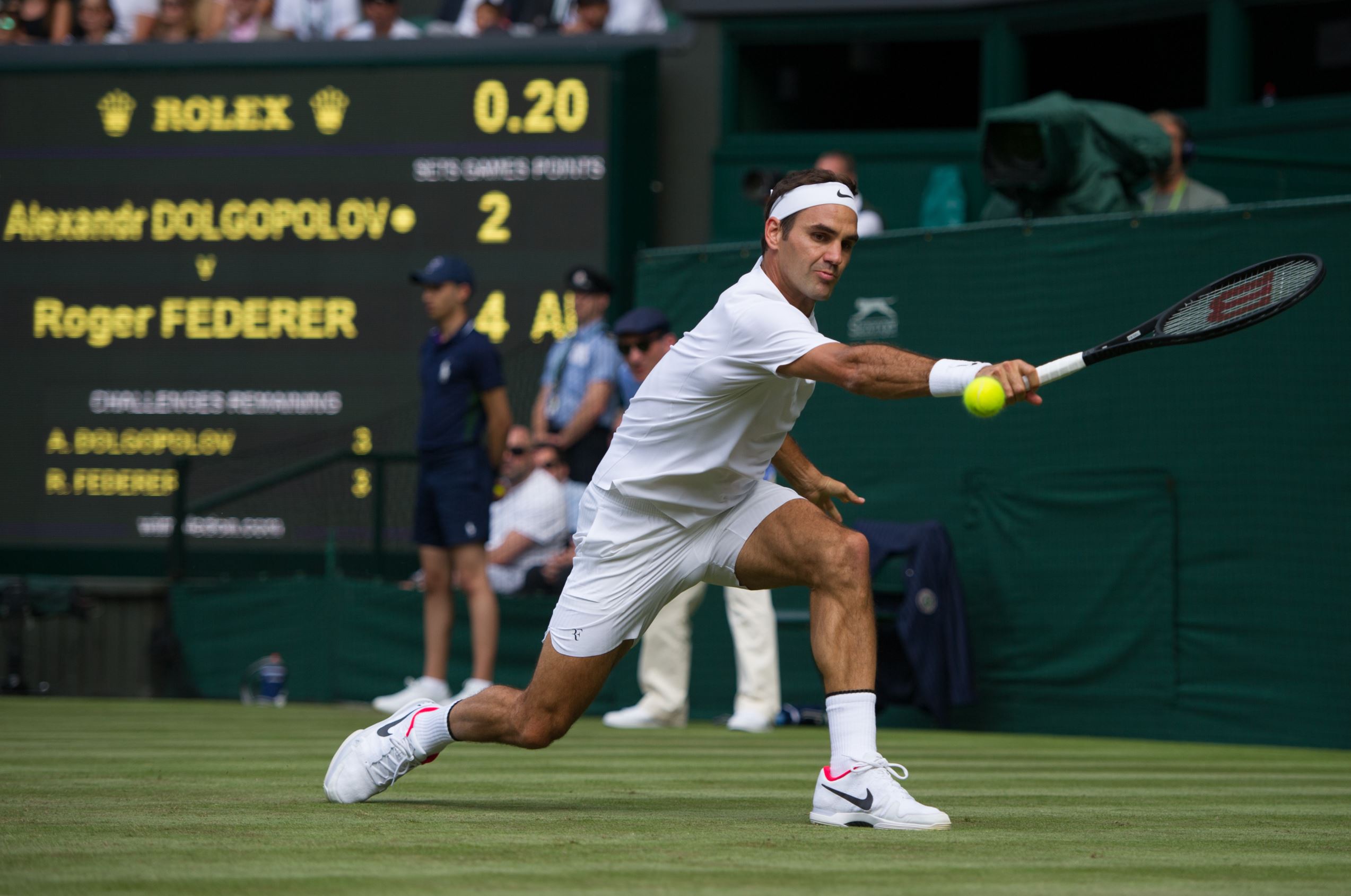 Roger Federer breaks Jimmy Con**rs'