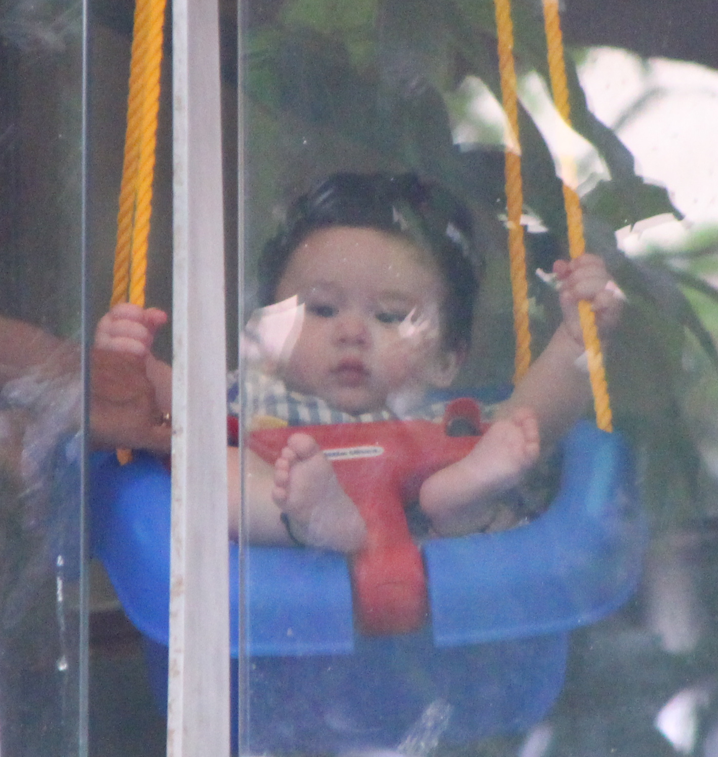 Taimur's latest photos viral