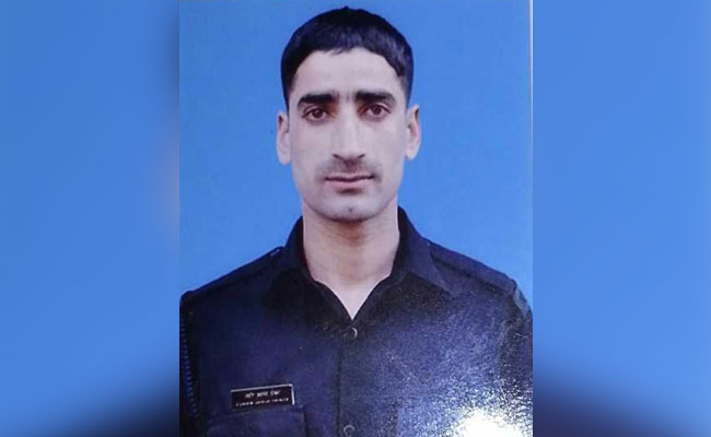 Army soldier joins terrorists?
