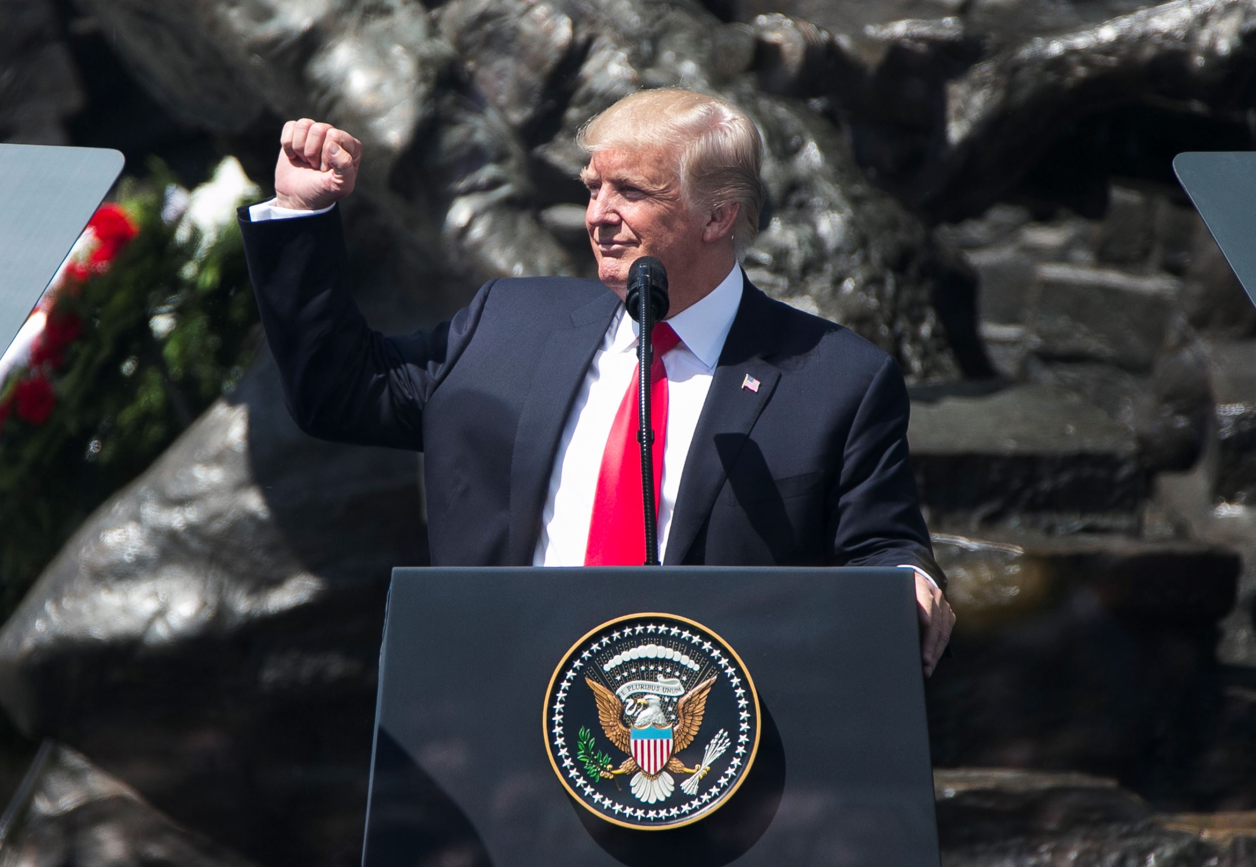 Trump criticises Russia 'destabilising activities'