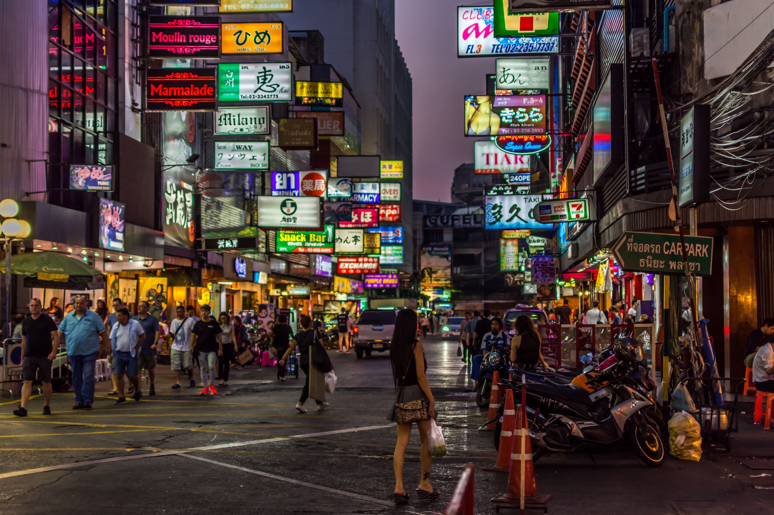 'Girls dessert': Inside Thailand's '***