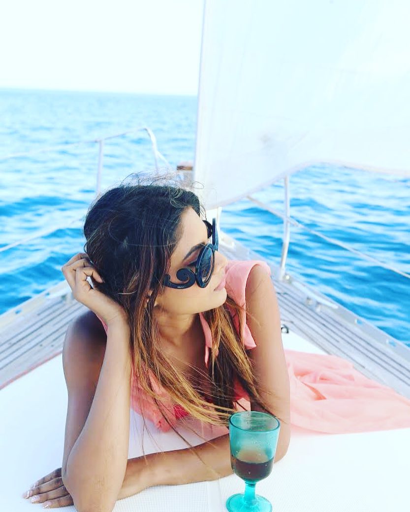 Celebrity vacation photos