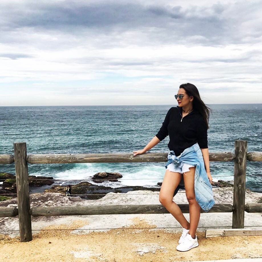 Celebrity vacation photos