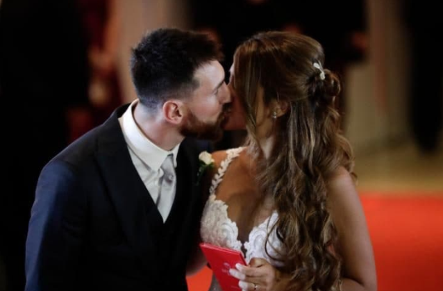 Lionel Messi marries childhood sweetheart