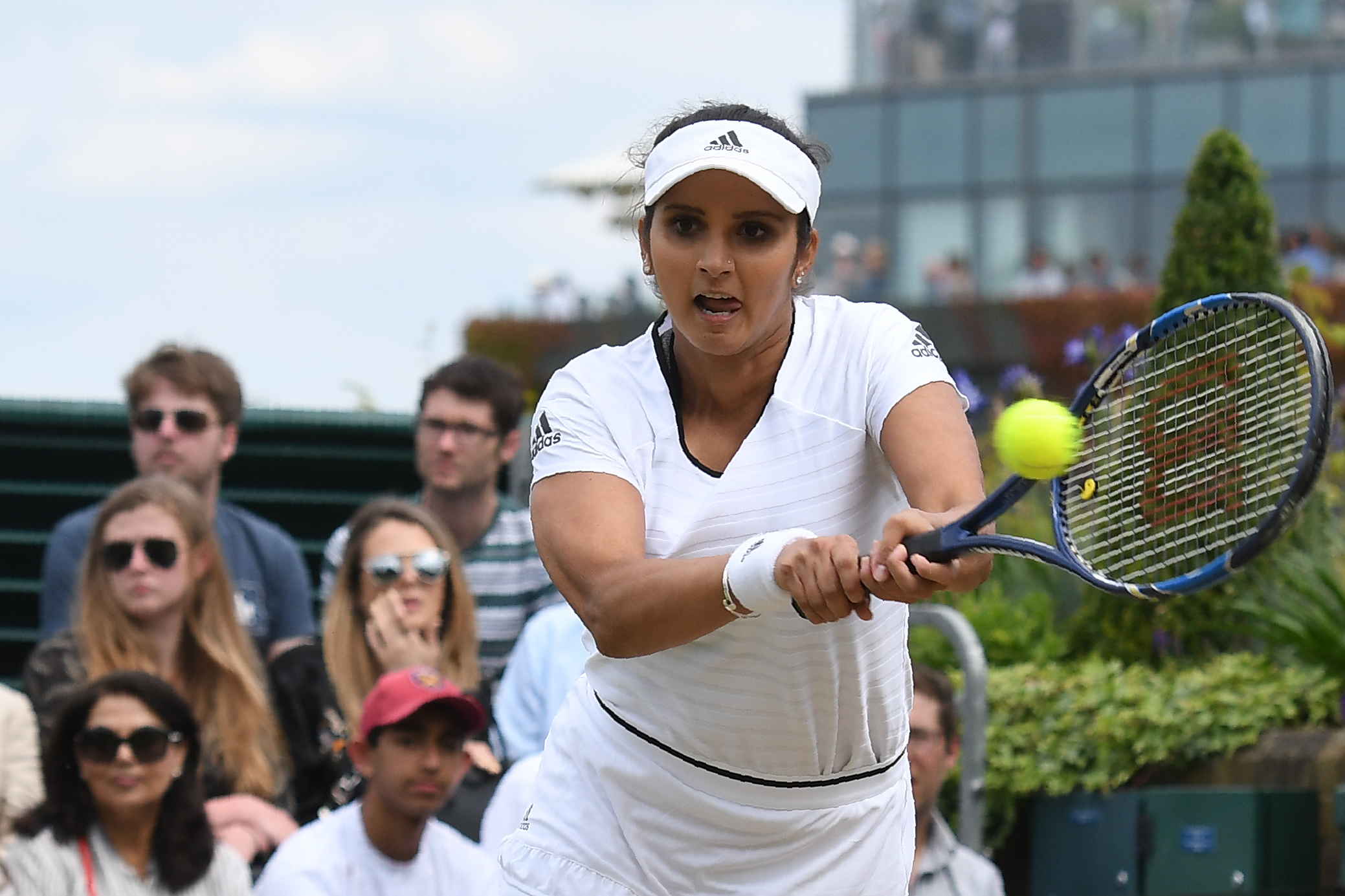 Sania-Flipkens advance Wimbledon third round