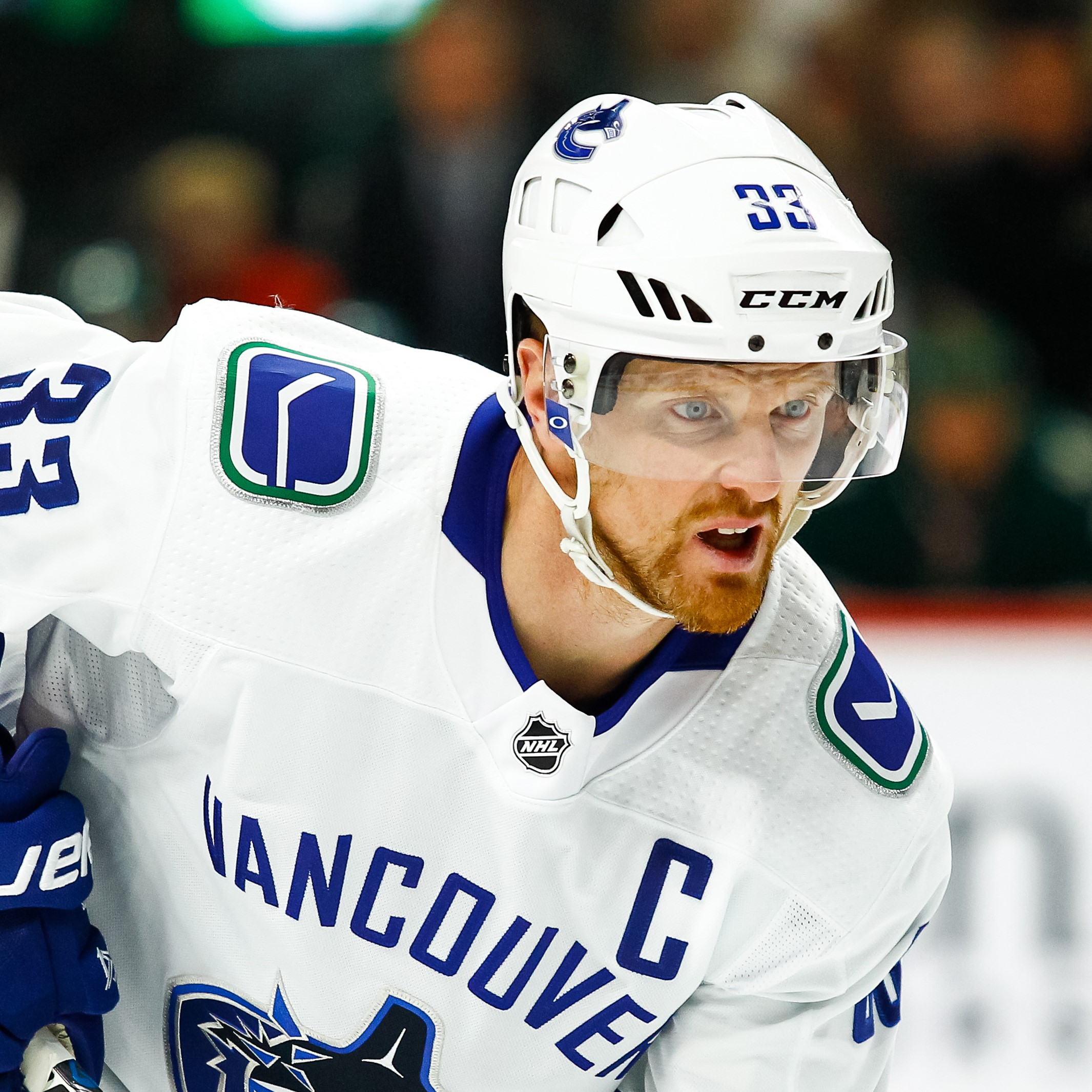Sedin helps lead Canucks over