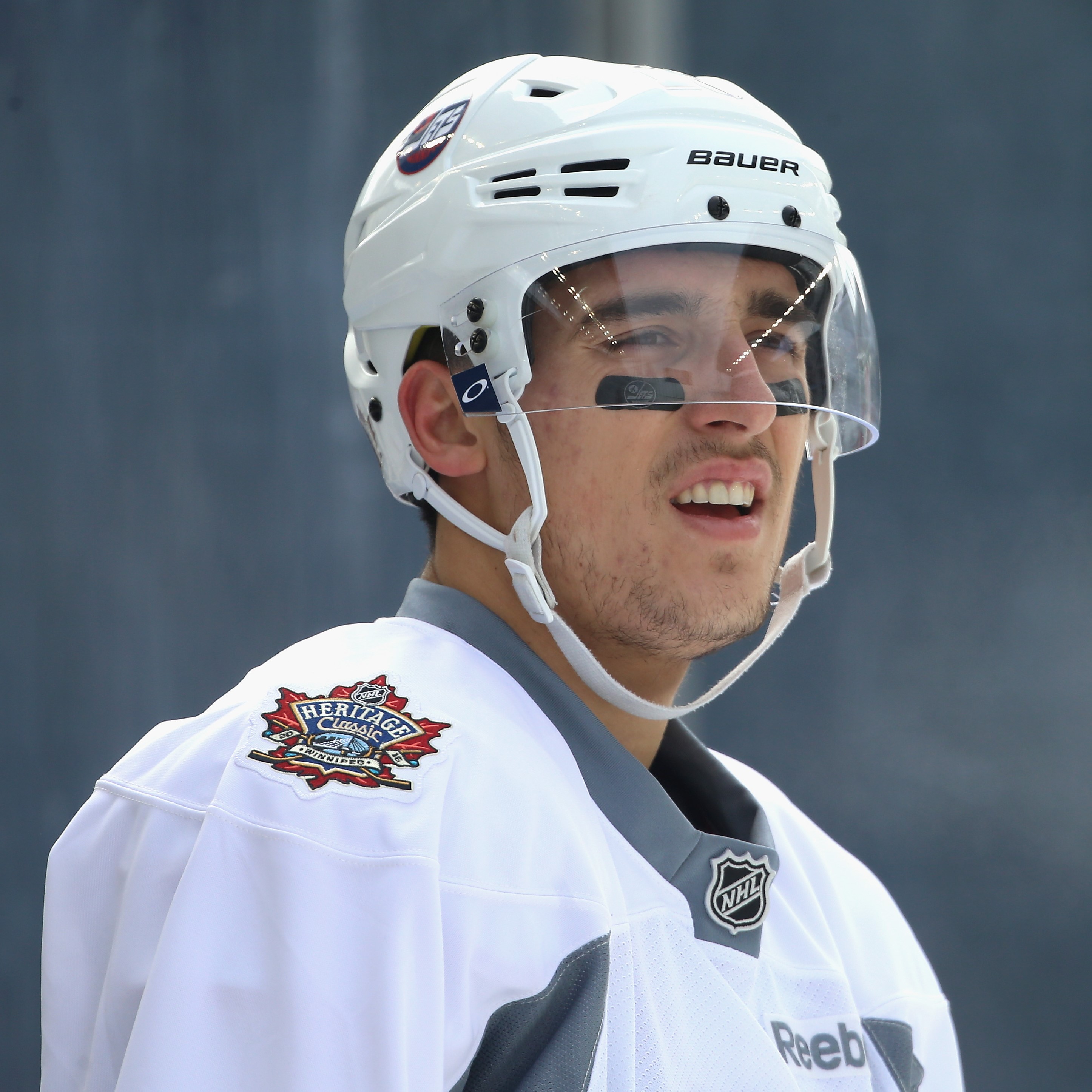 Winnipeg Jets sign Brandon Tanev