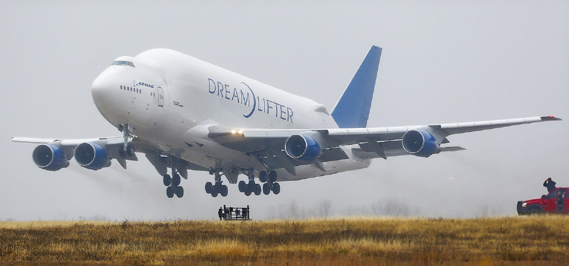 World's largest airplanes currently service