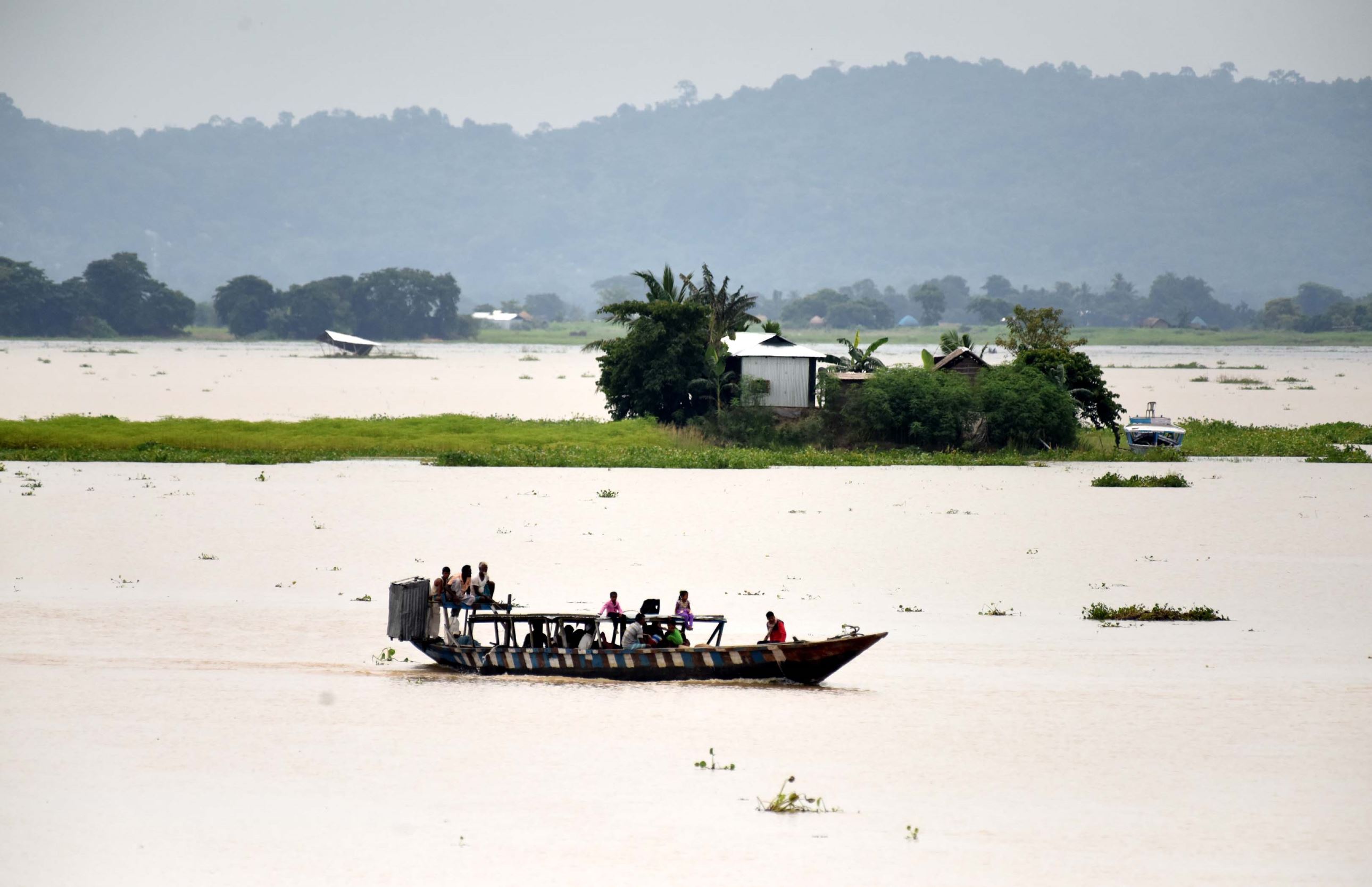 dead from floods **rtheast, over
