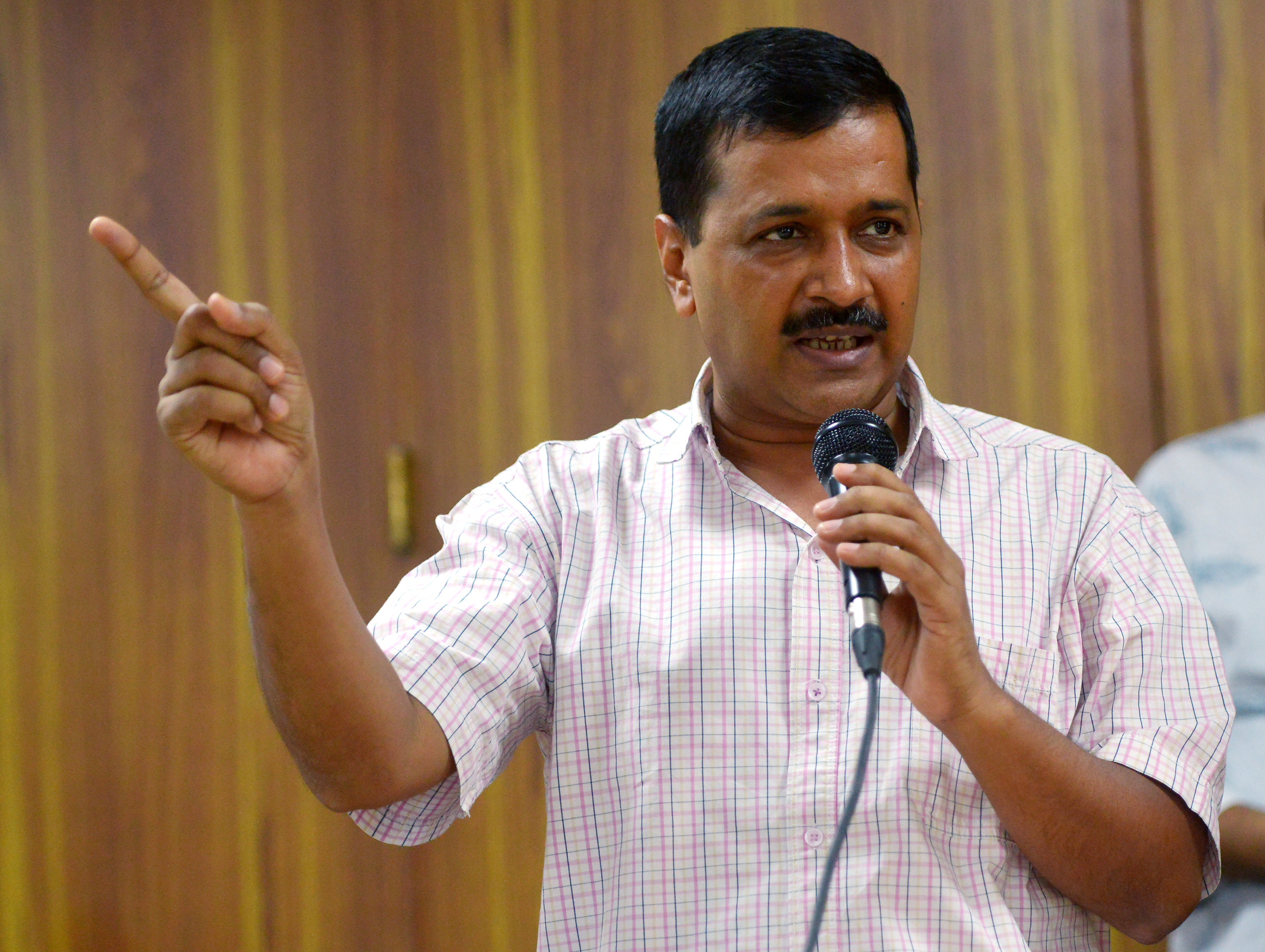 disqualifies MLAs