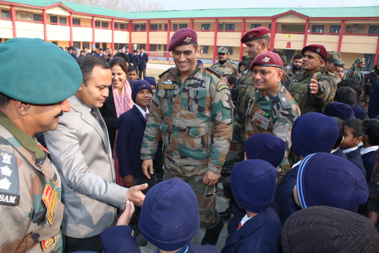 Dhoni greeted with â€˜Boom Boom