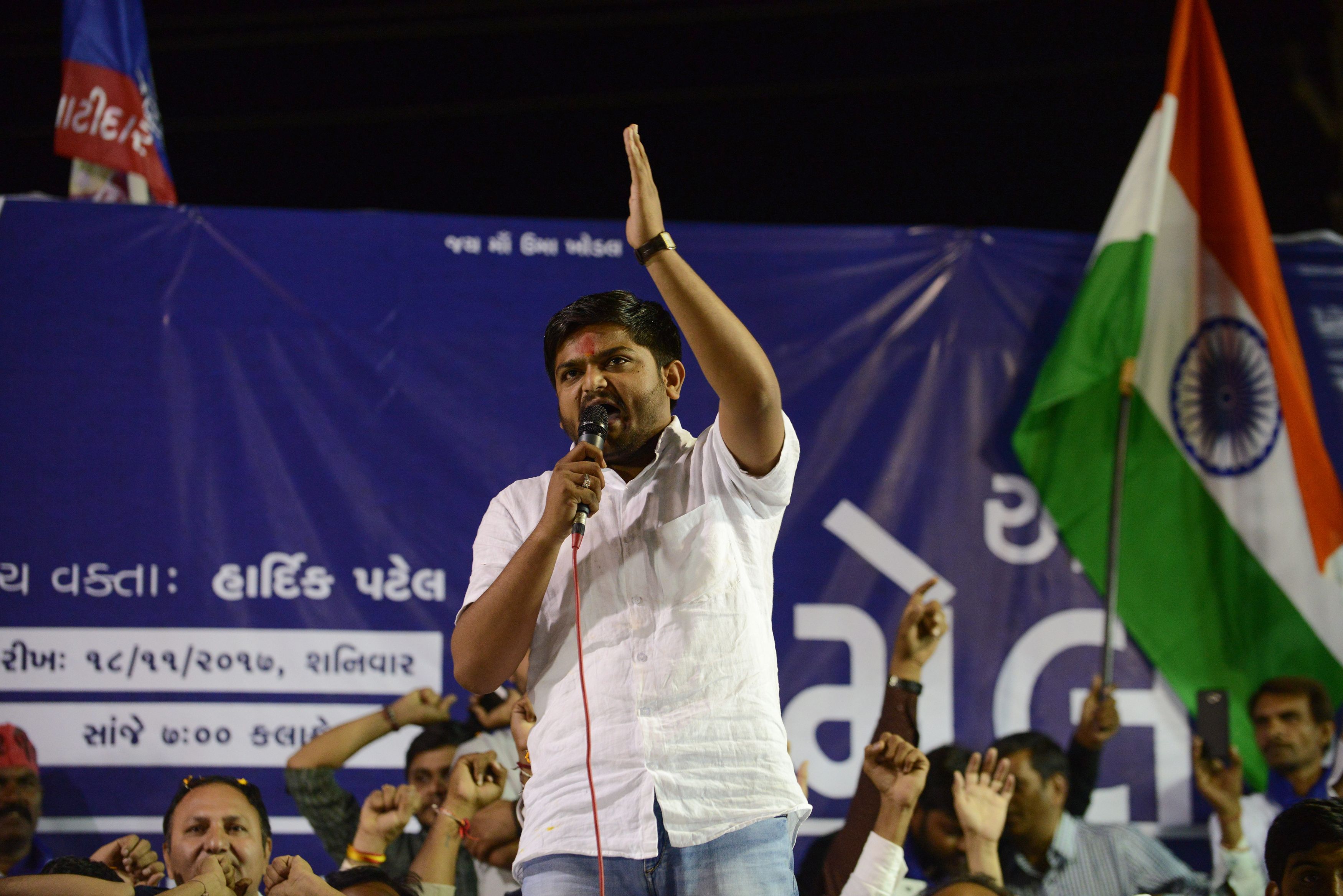 Hardik, Congress strike quota deal