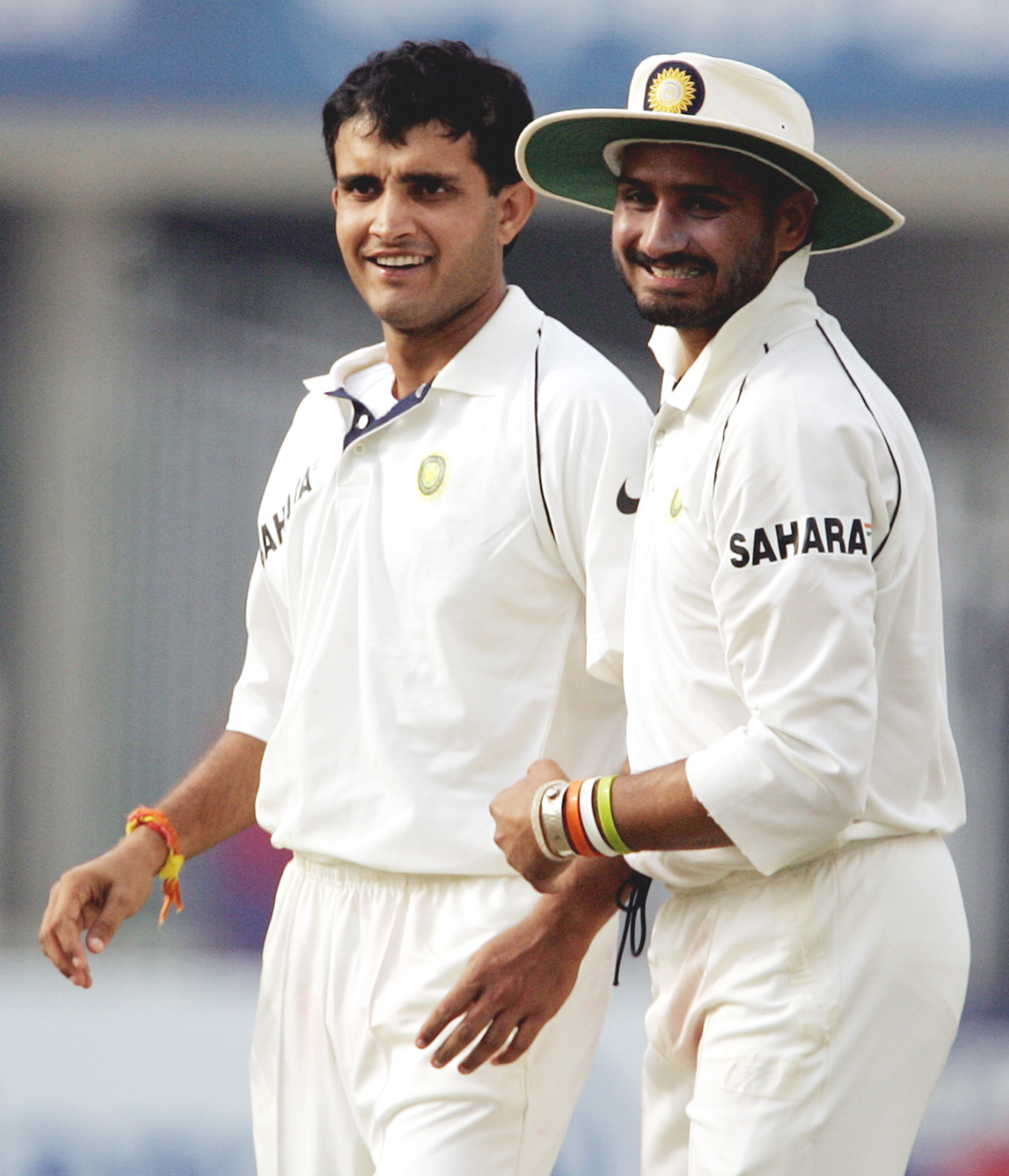 Dada apologised Bhajji