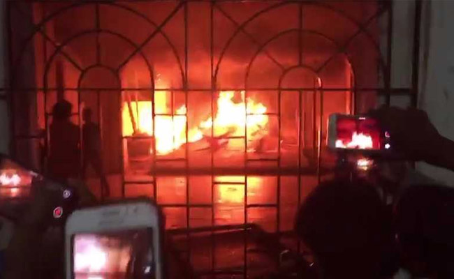 Violence erupts Chennai University