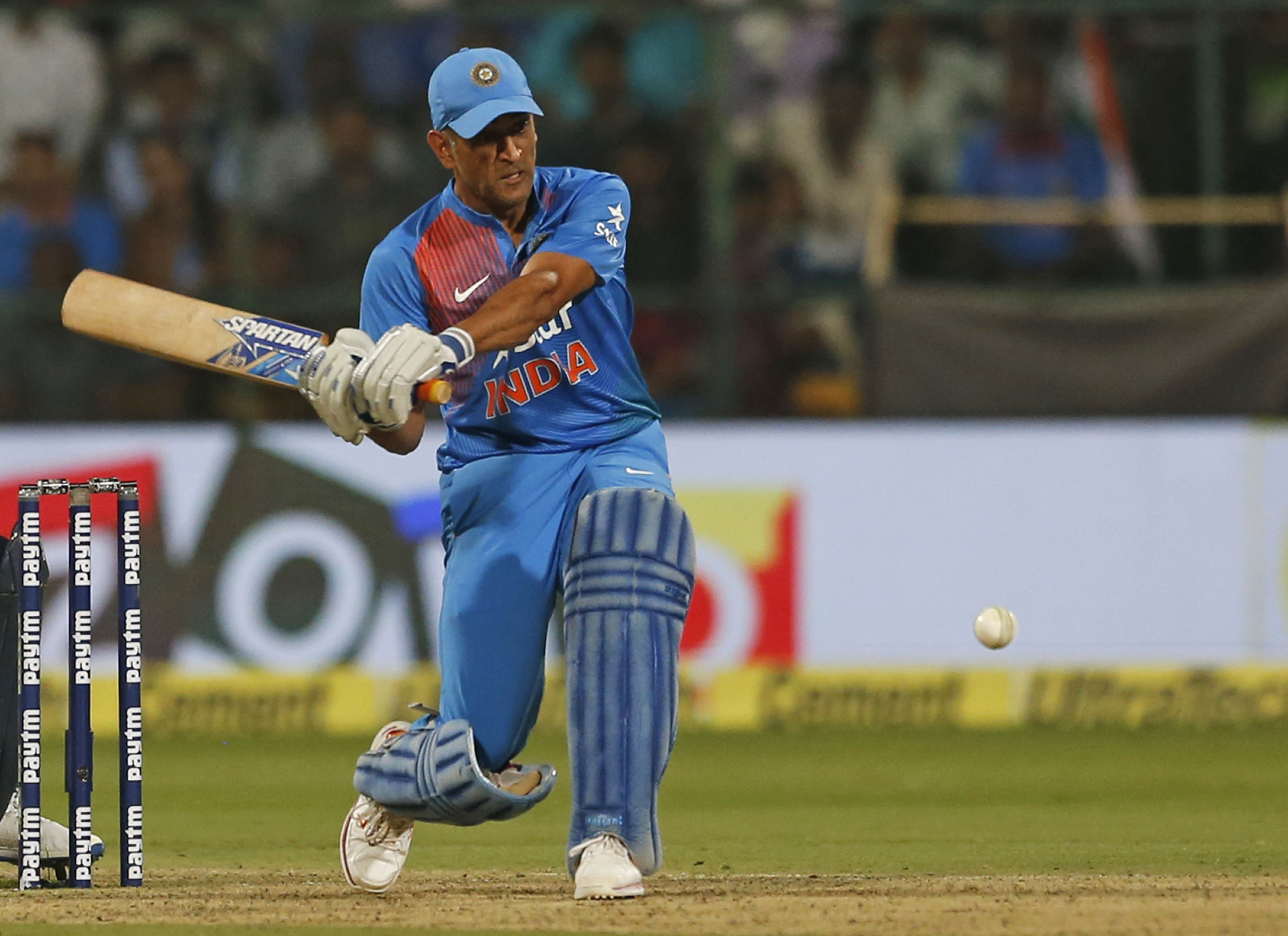 'Replace Dhoni with youngster'