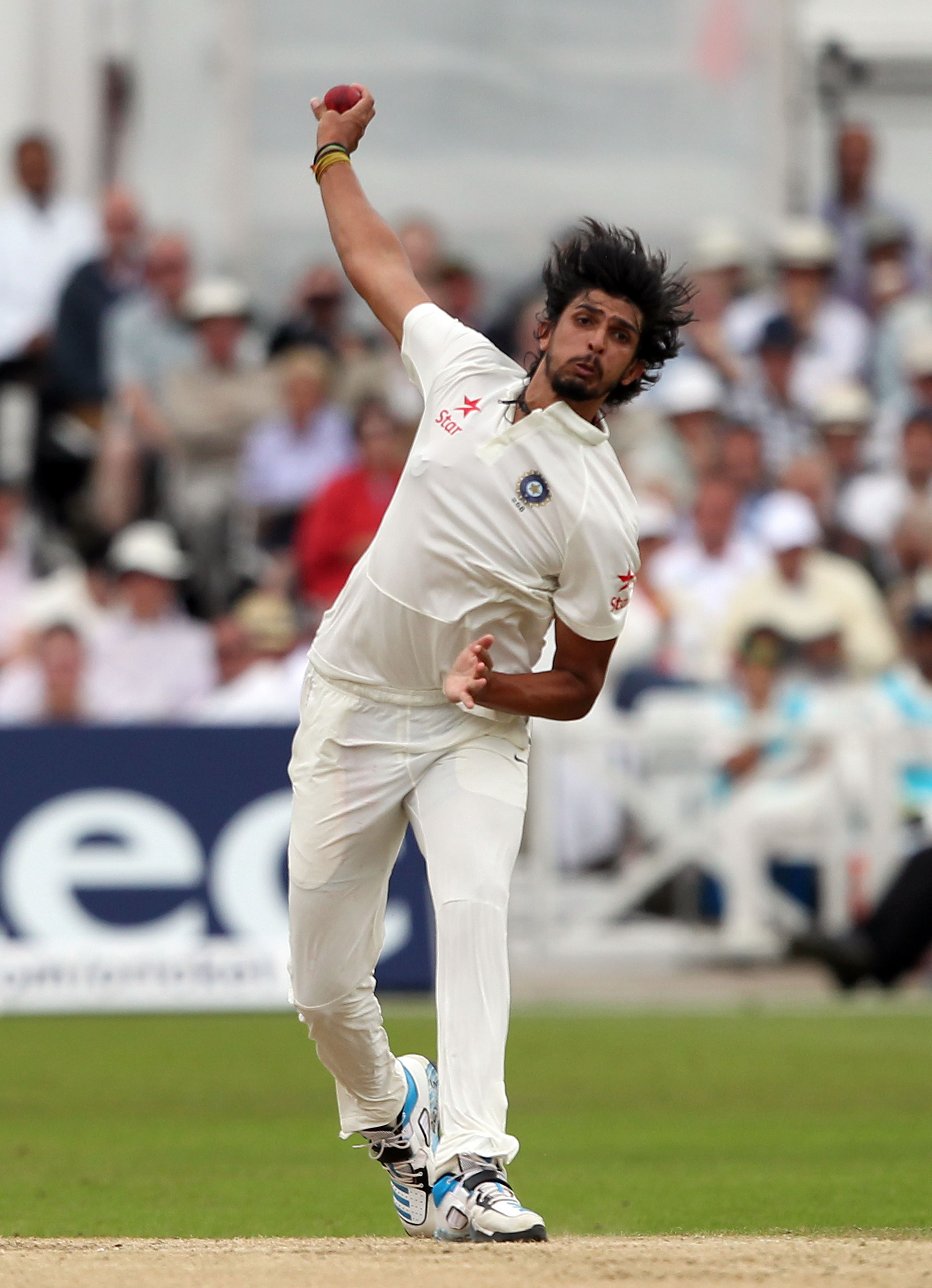 Lanka bat, Ishant India
