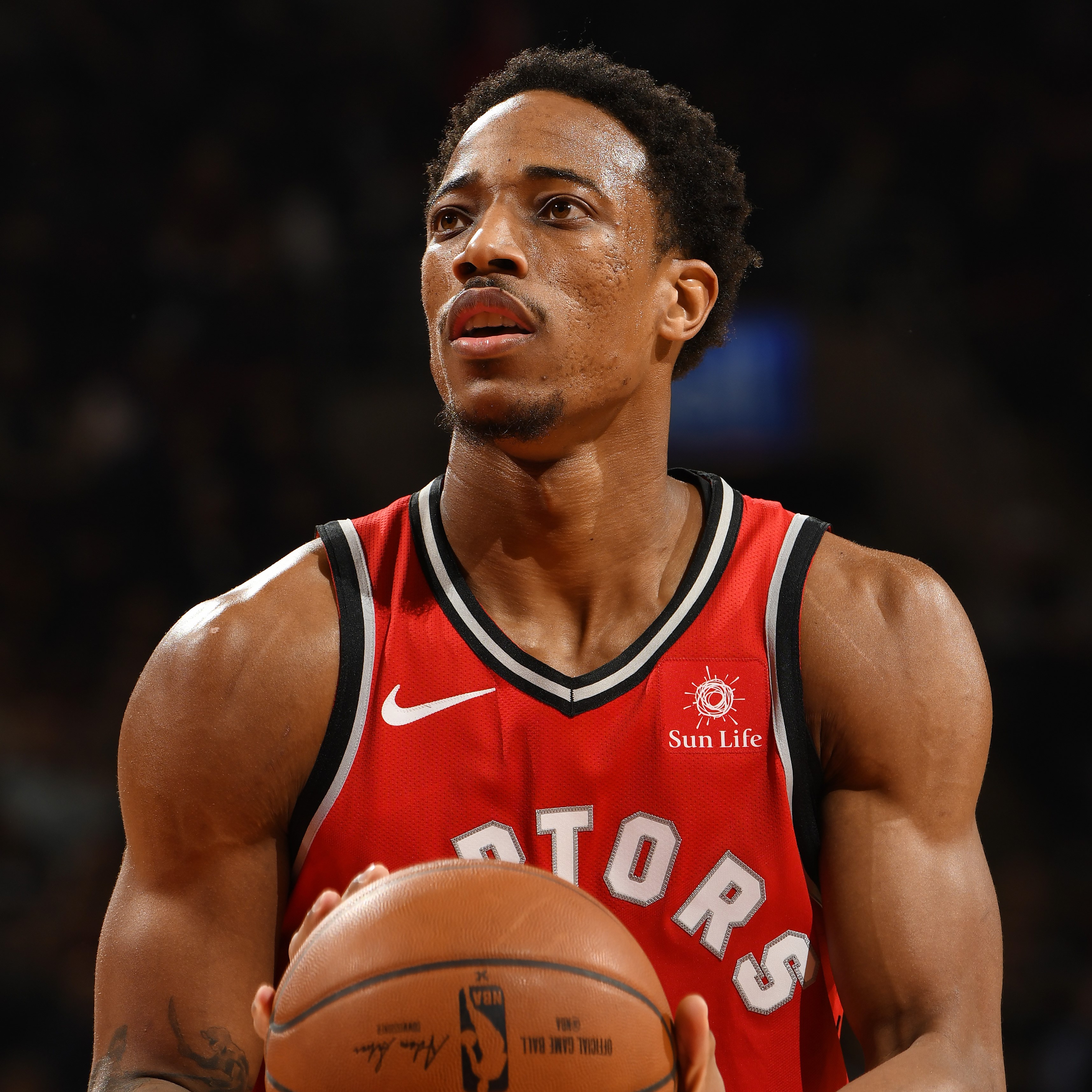 Raptors roar ninth straight home