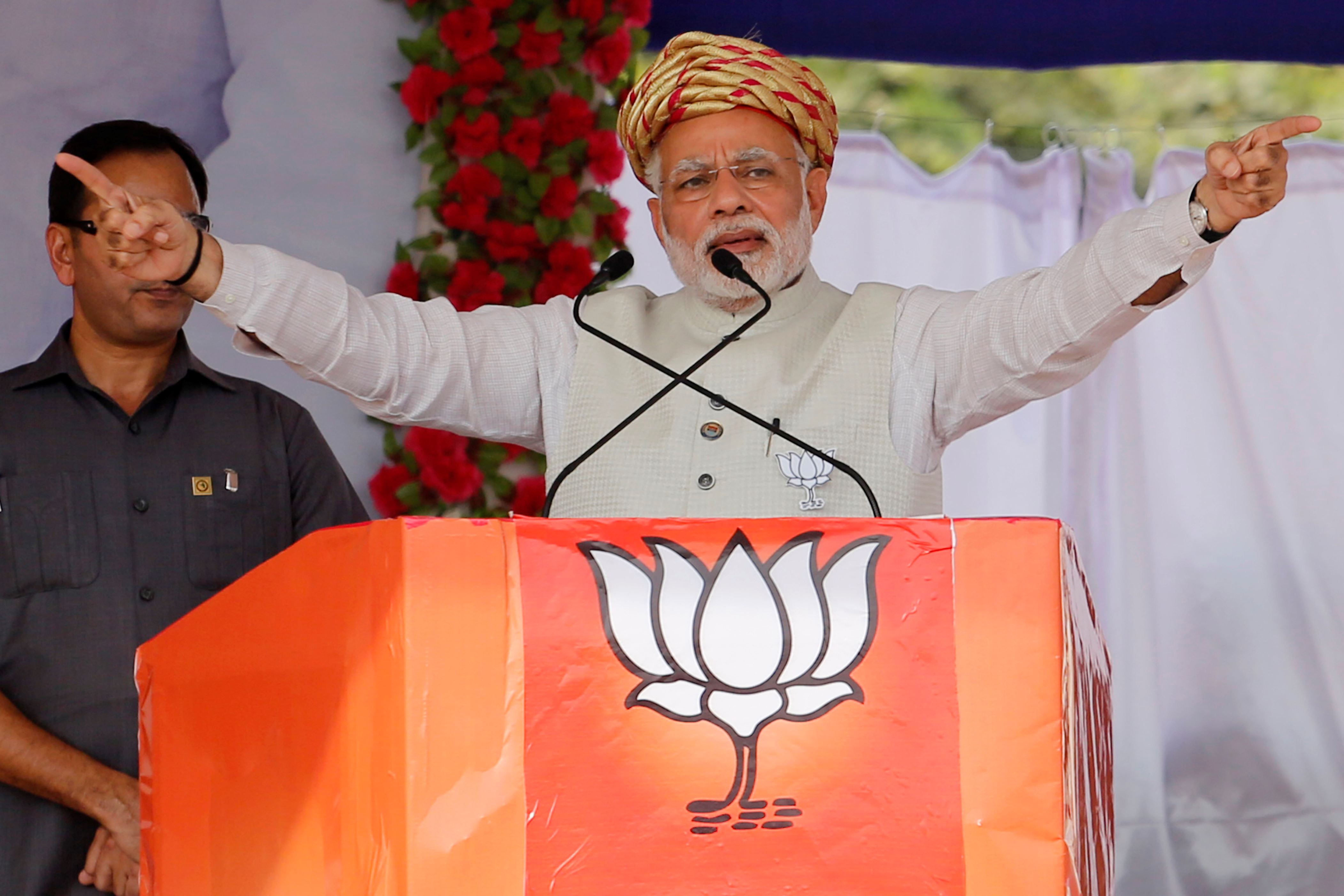 Sena slams attacking Rahul