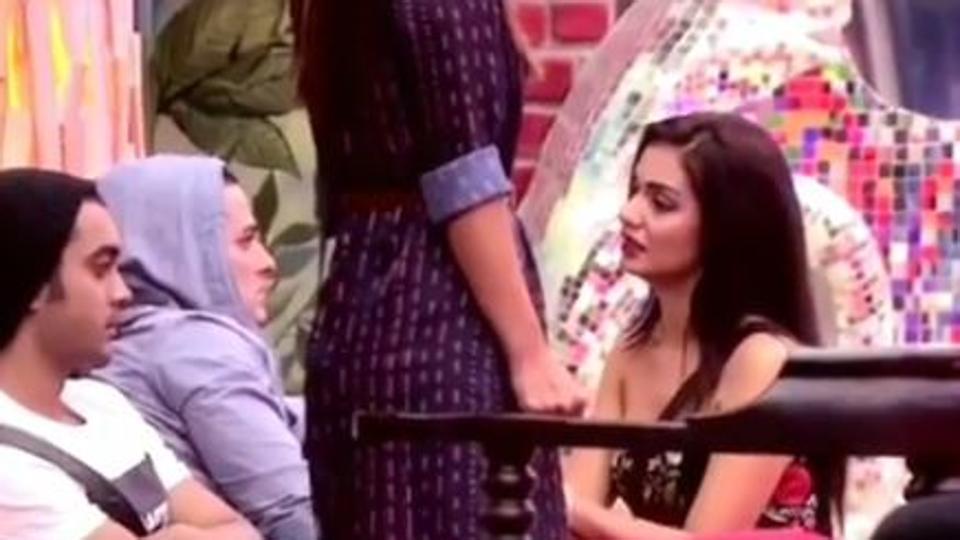 Priyank meets girlfriend Divya. Watch