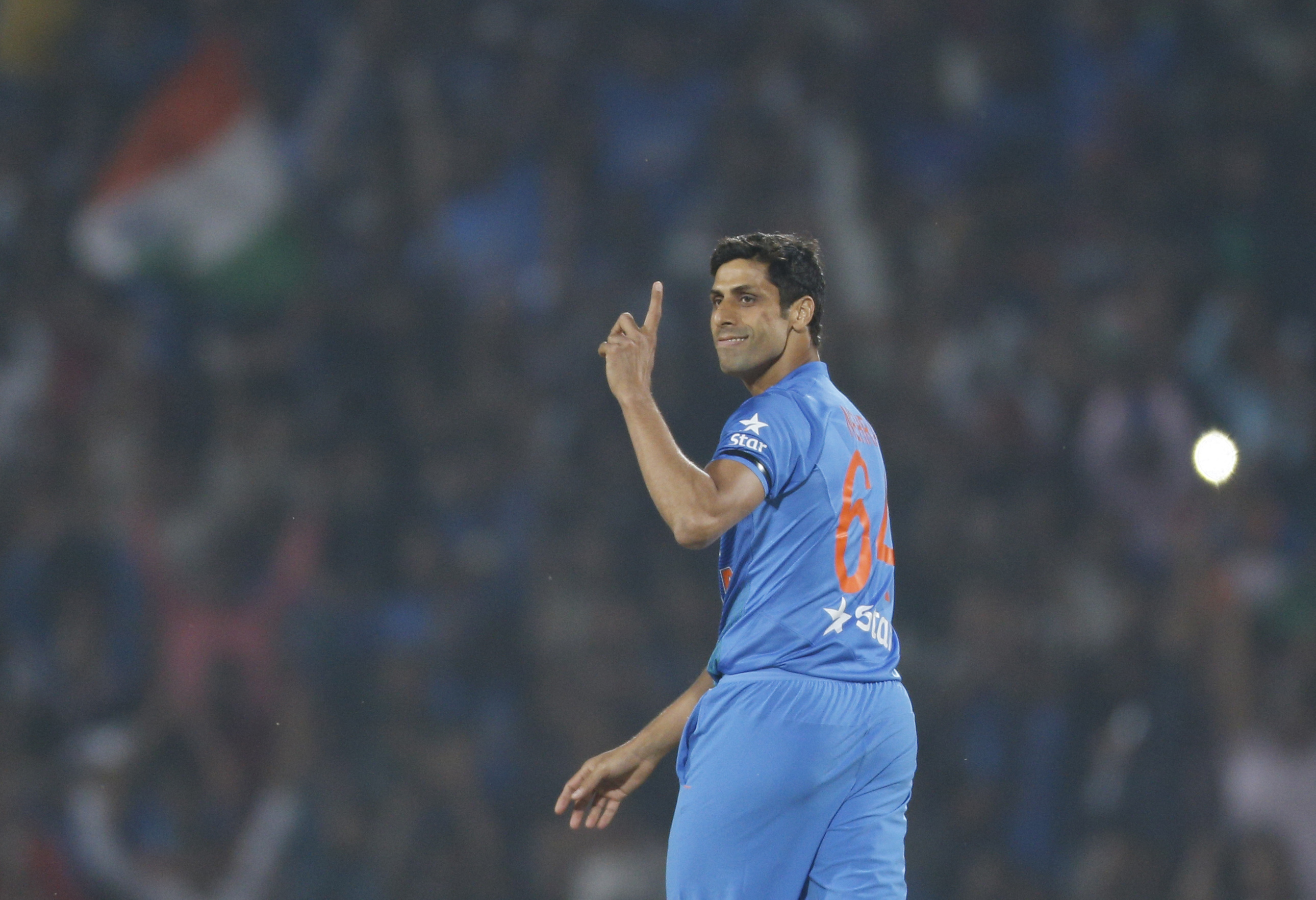 Reports: Ashish Nehra mentor 2018