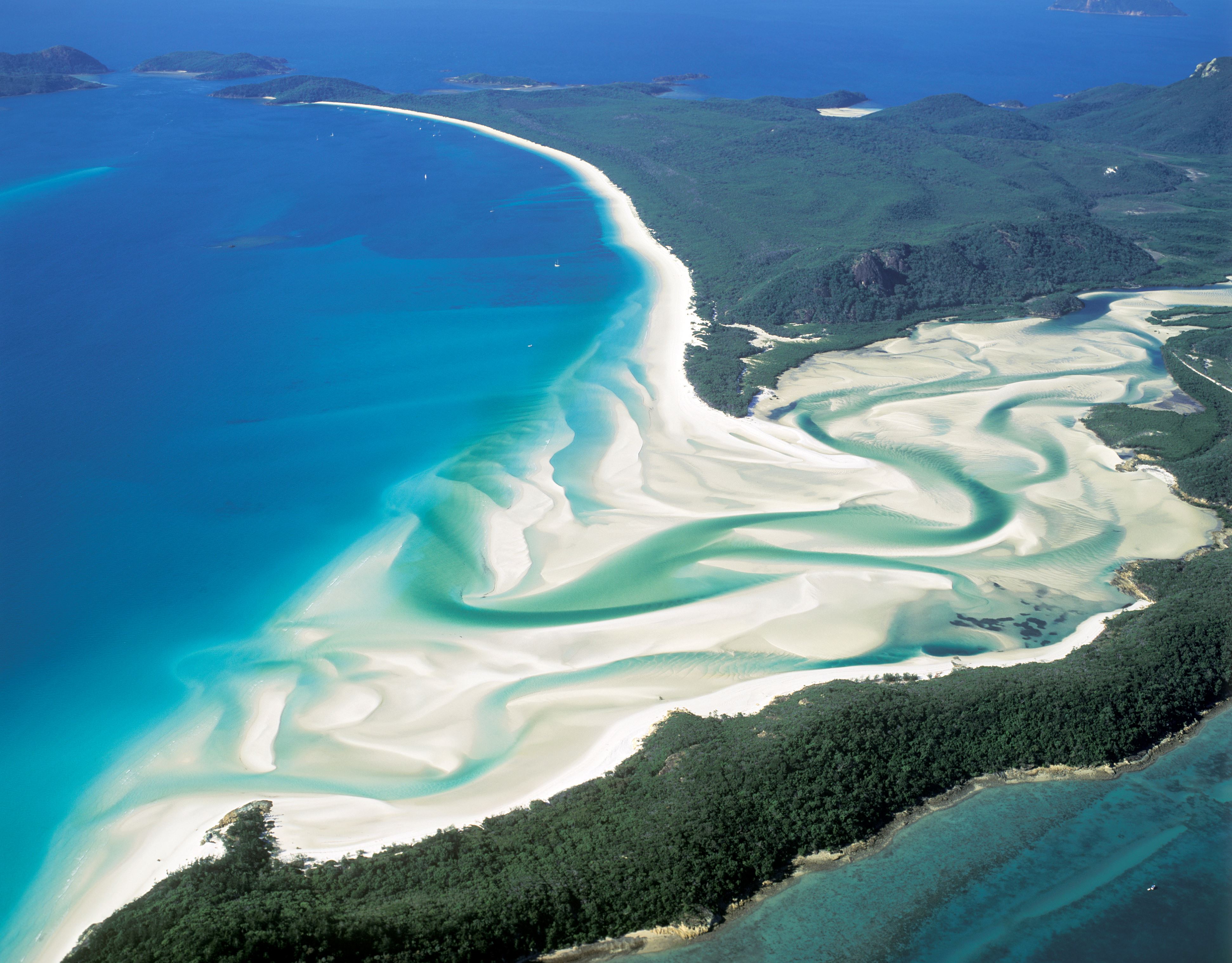 Must-visit travel destinations with stunning