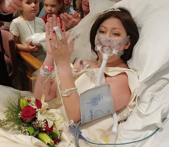 Bride with cancer dies hours