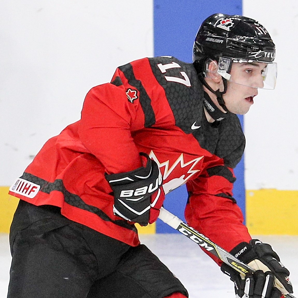 Steenbergen lifts Canada over Sweden