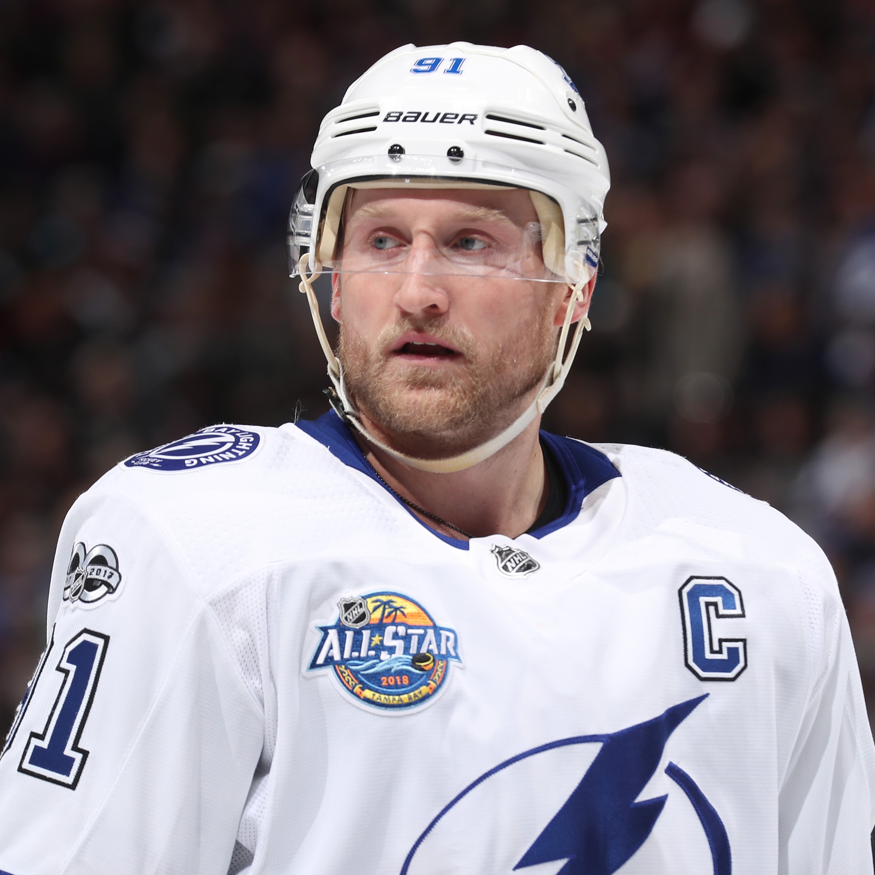 Stamkos leads surging Lightning past
