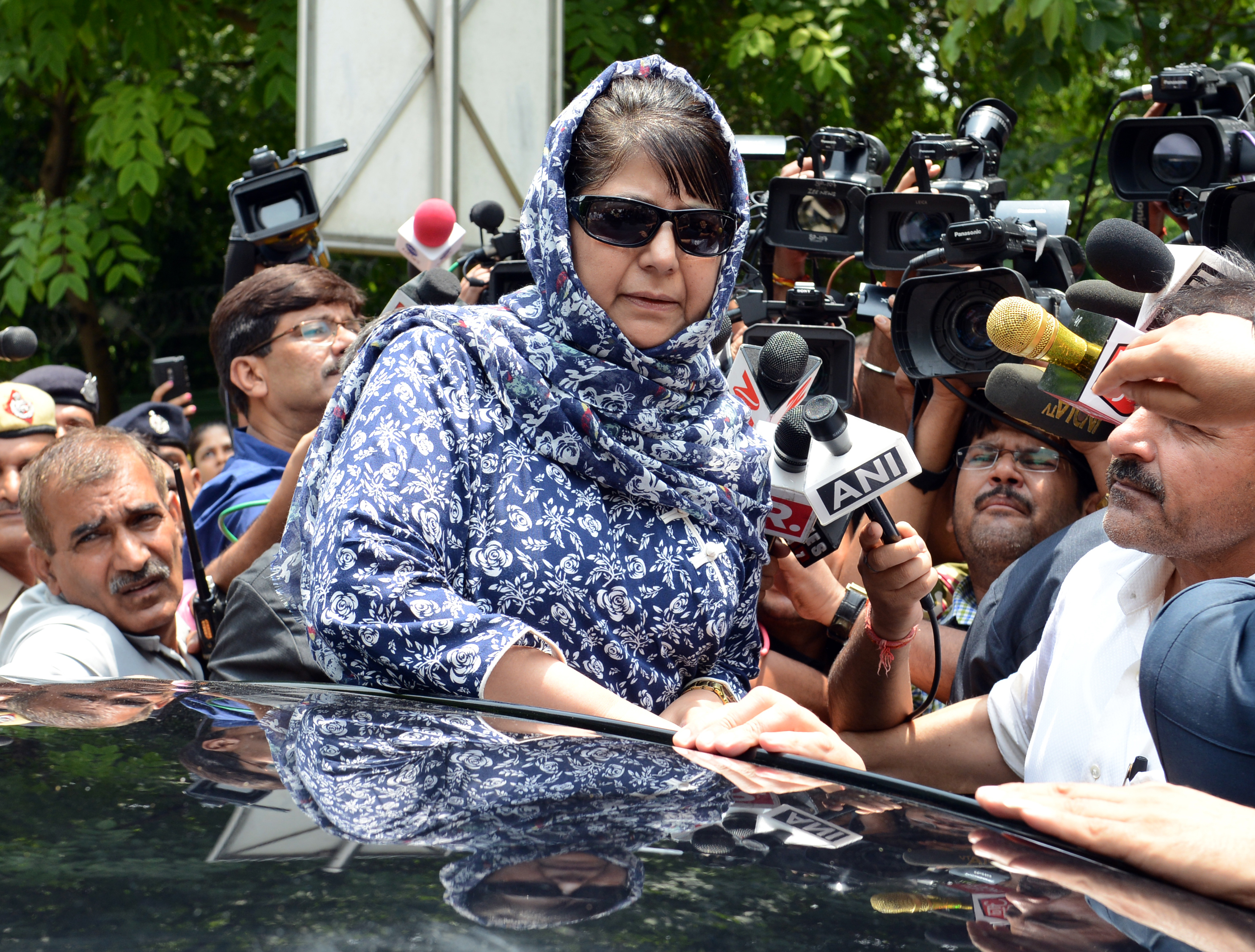 'India must talk with Pakistan'