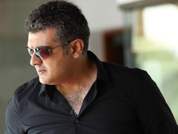 Video Ajith playing with daughter