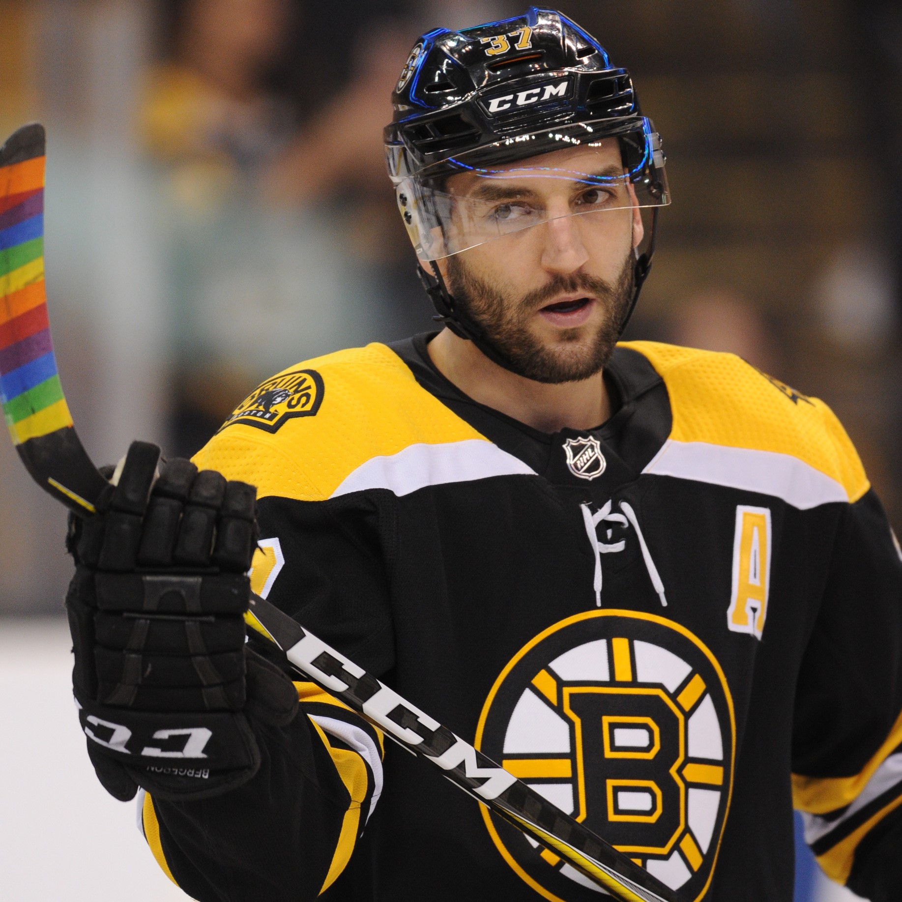 Bergeron, Nash leads Bruins past