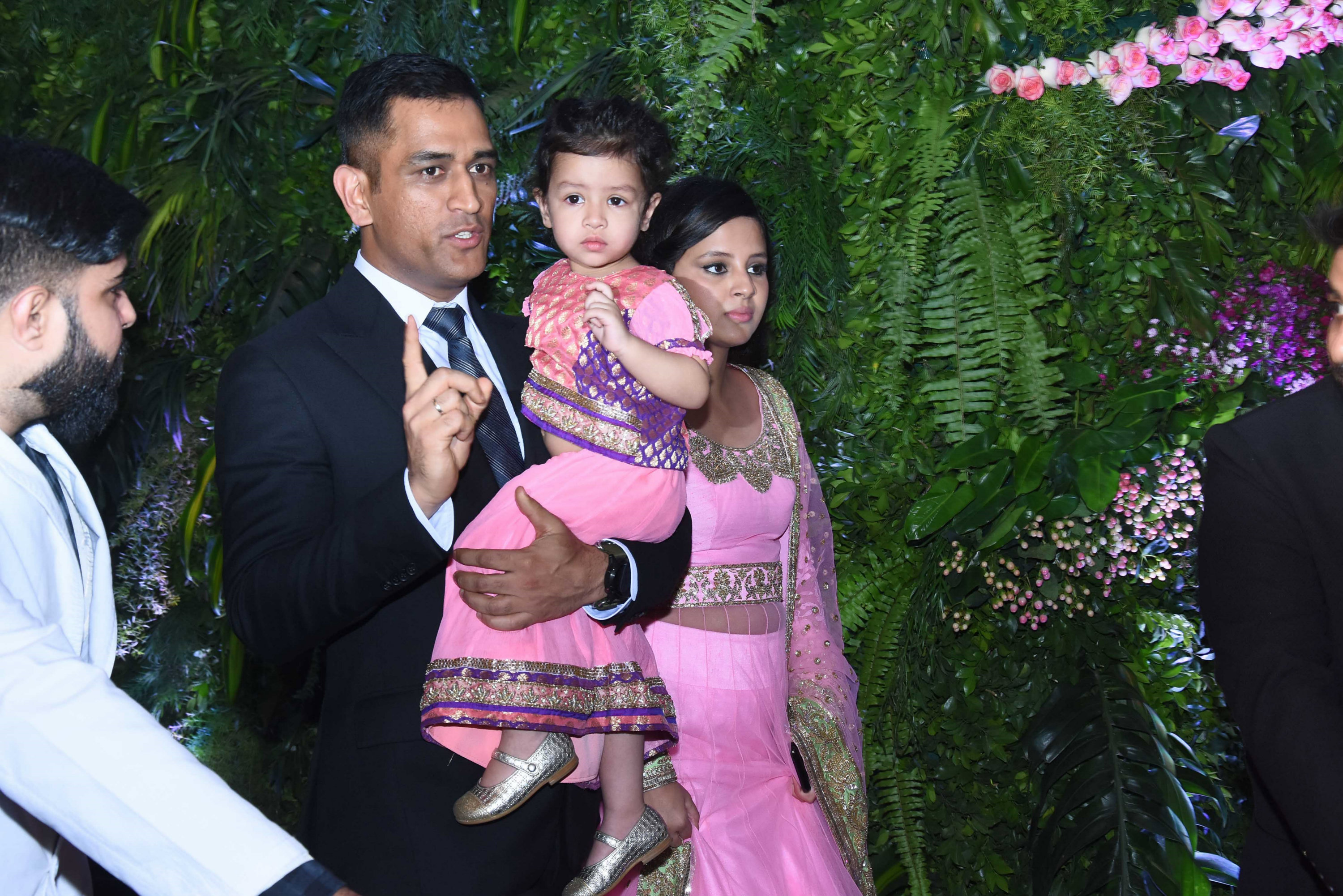 Wife Sakshi's Valentine's message Dhoni