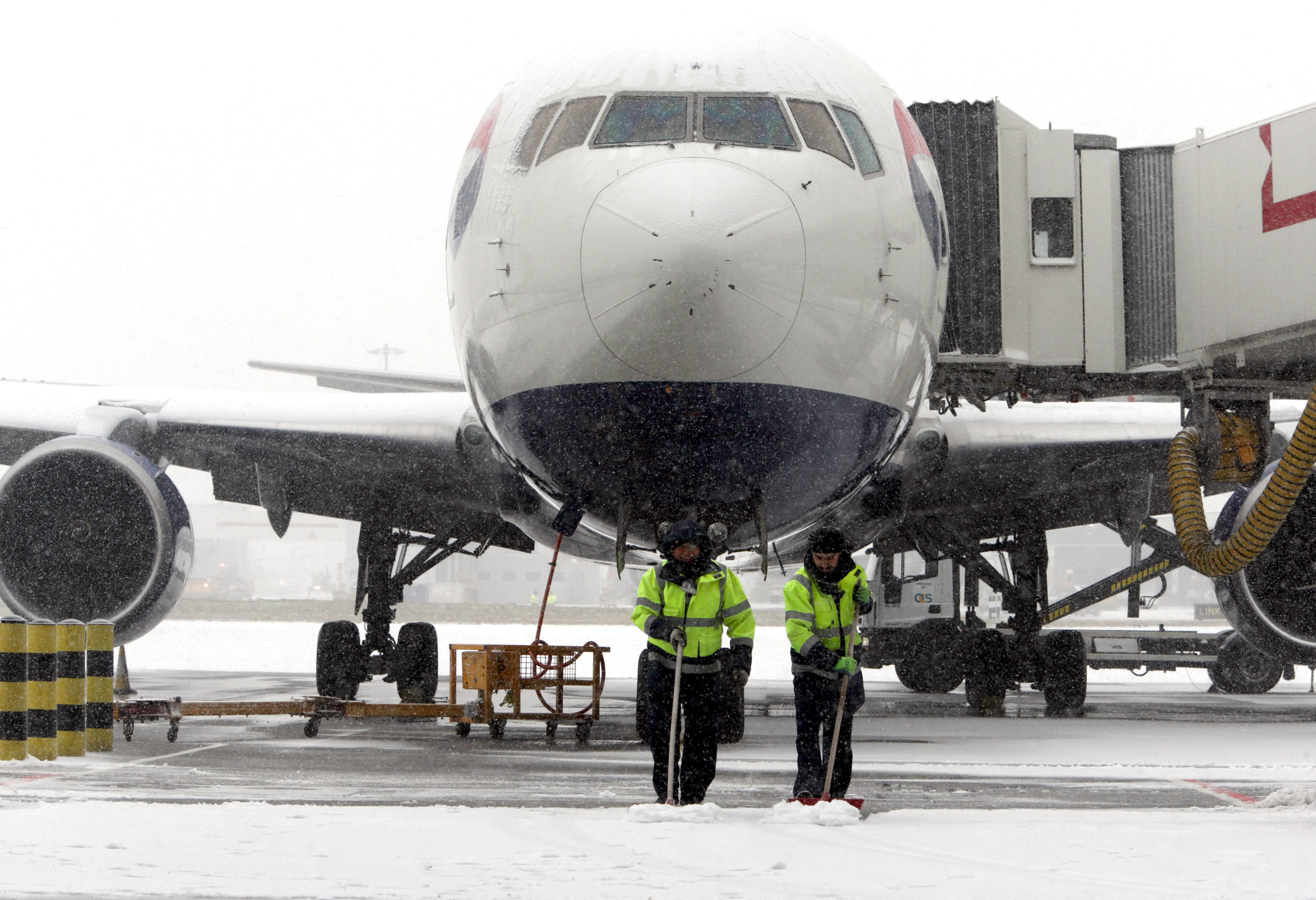 airports poor dealing with snow?