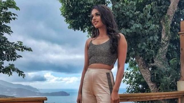 Manushi shows exactly fashionista should