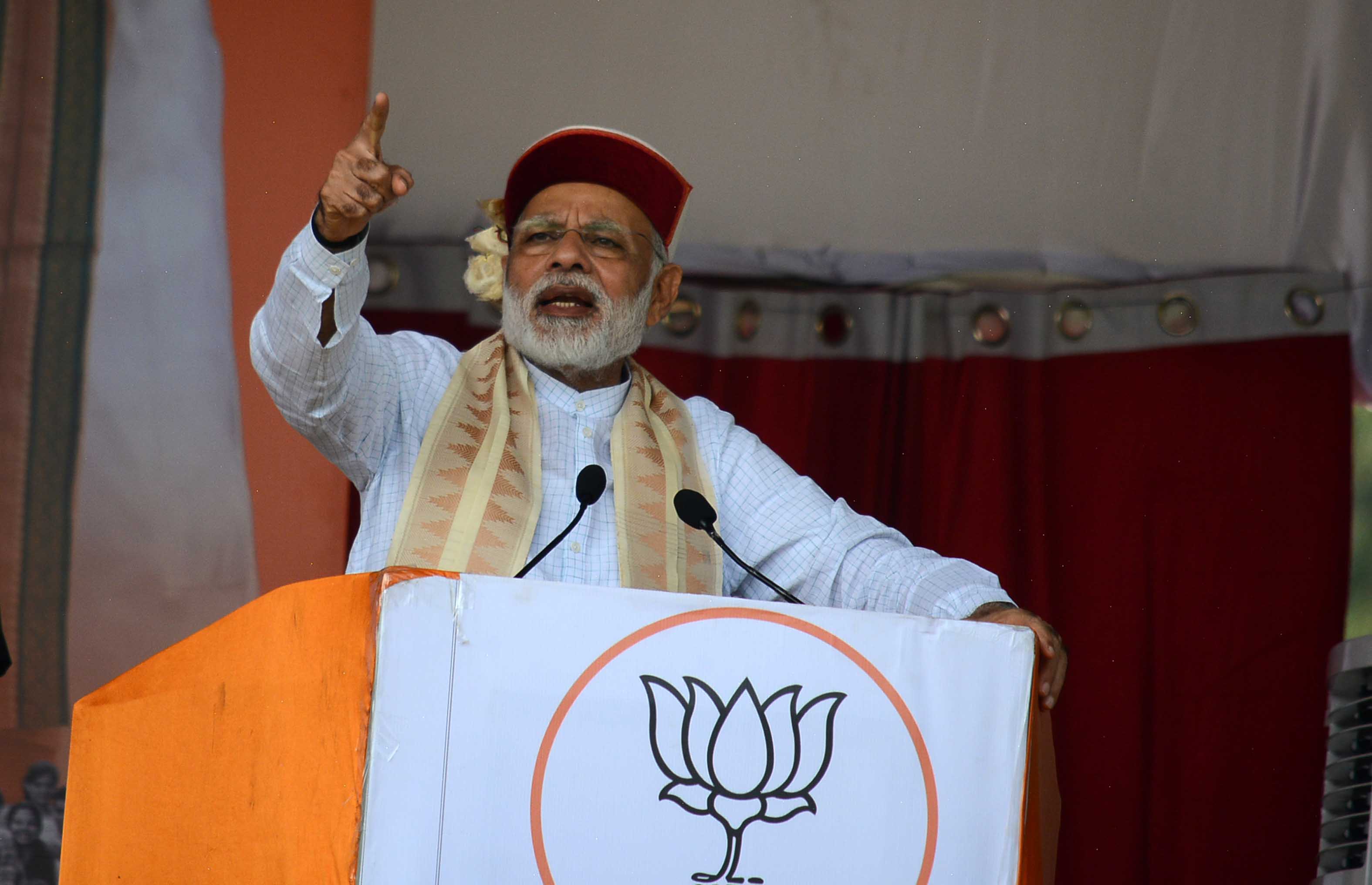 Modi greets nation Holi